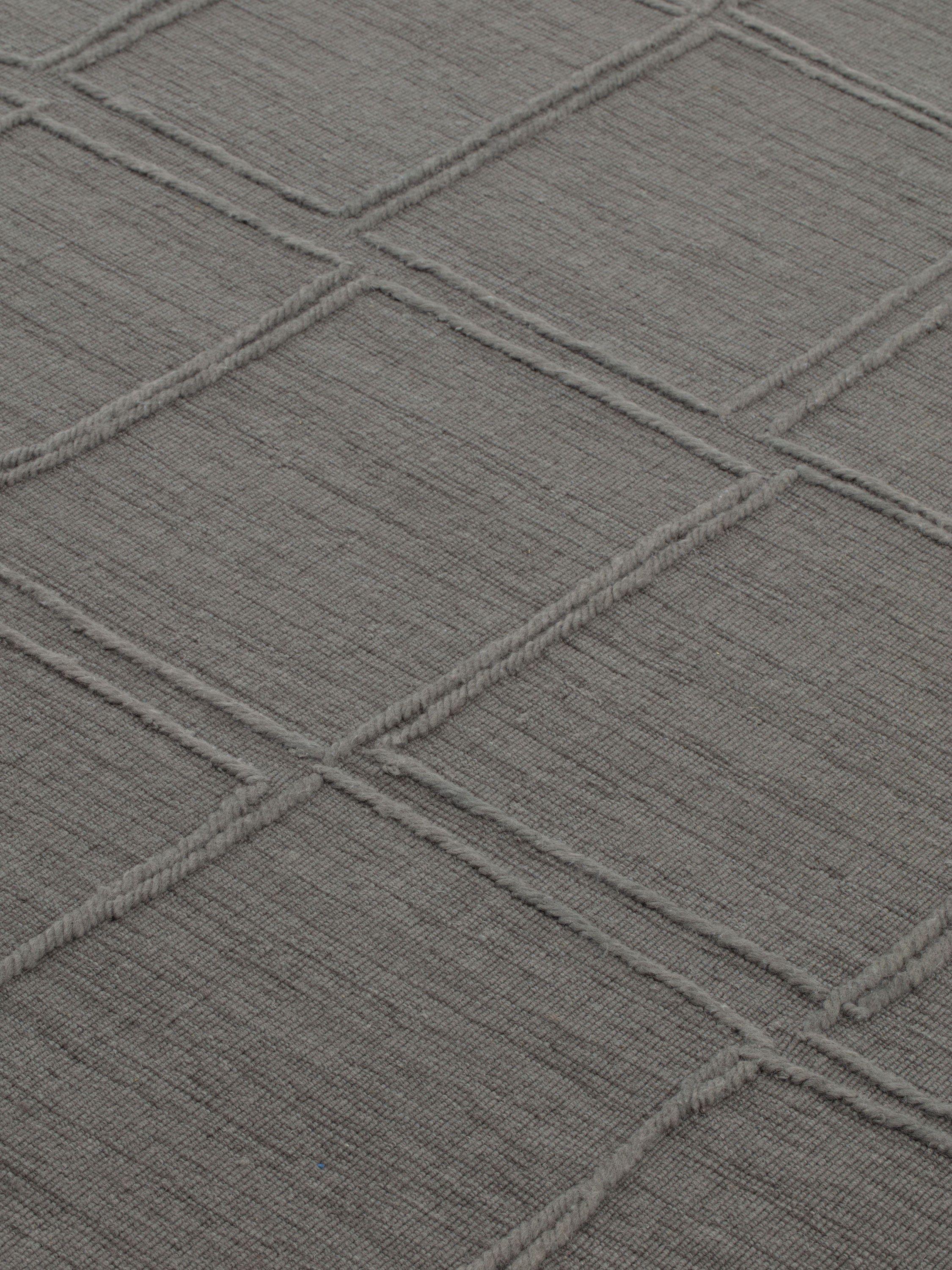 Nepalese cc-tapis Tessera Offset Medium, tappeto in grigio scuro di Yabu Pushelberg in vendita