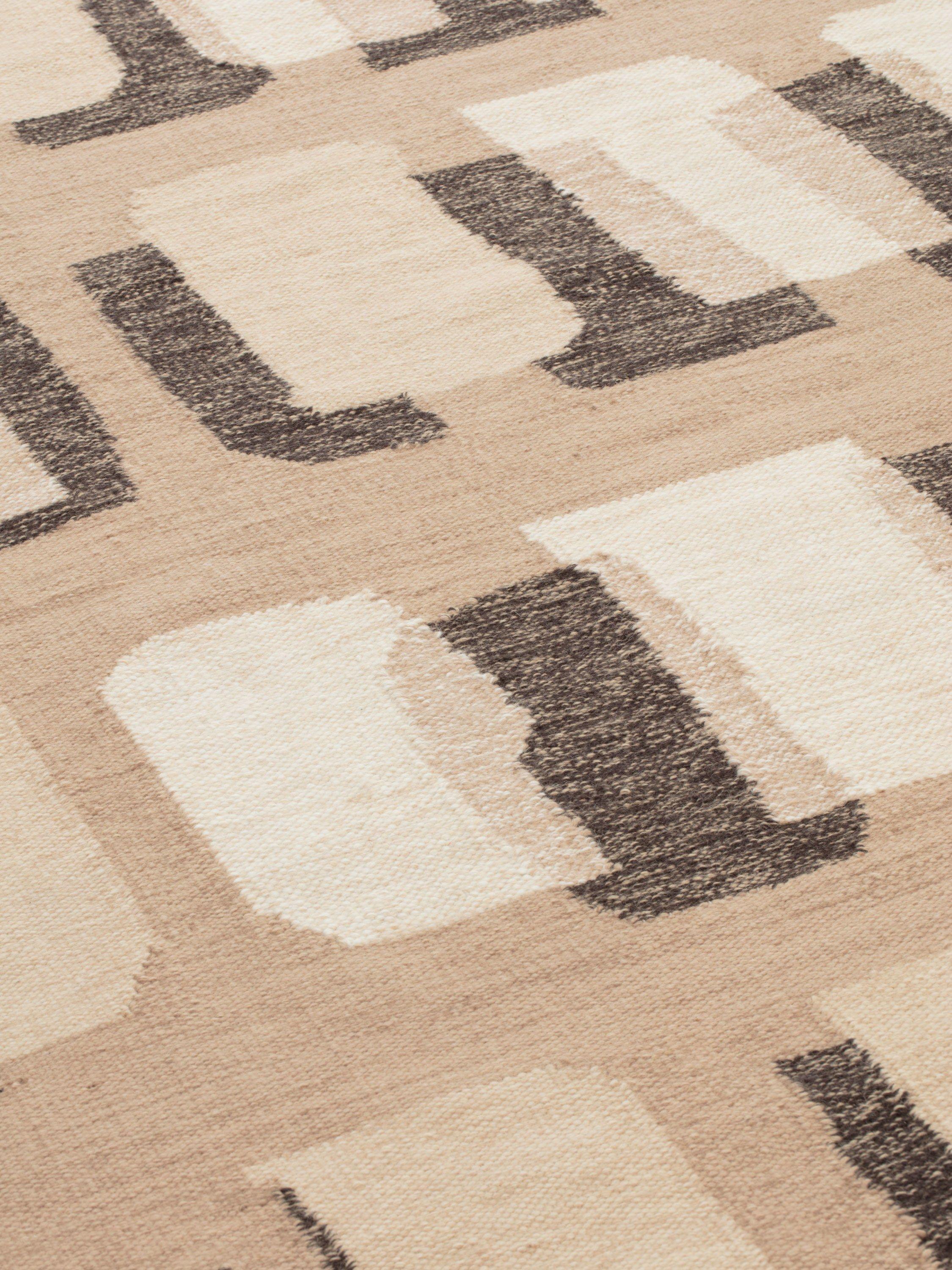 Nepalese cc-tapis Tappeto Tessera Overlay Medium in Moka di Yabu Pushelberg in vendita