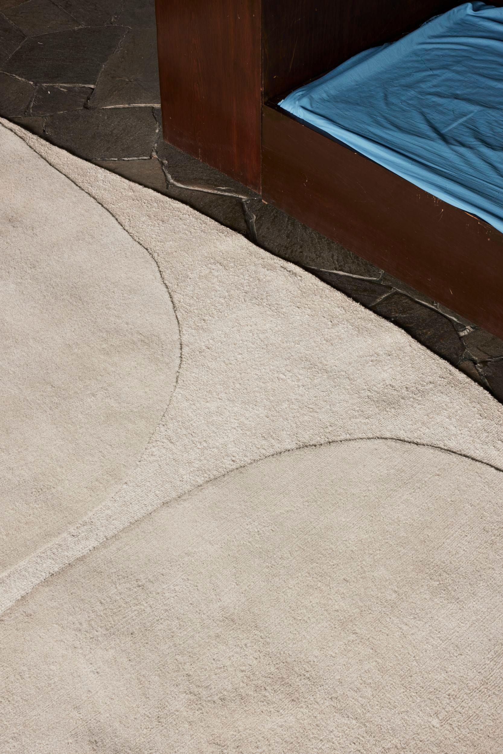 cc-tapis TWINS DARK tapis fait main par Eny Lee Parker en vente 2