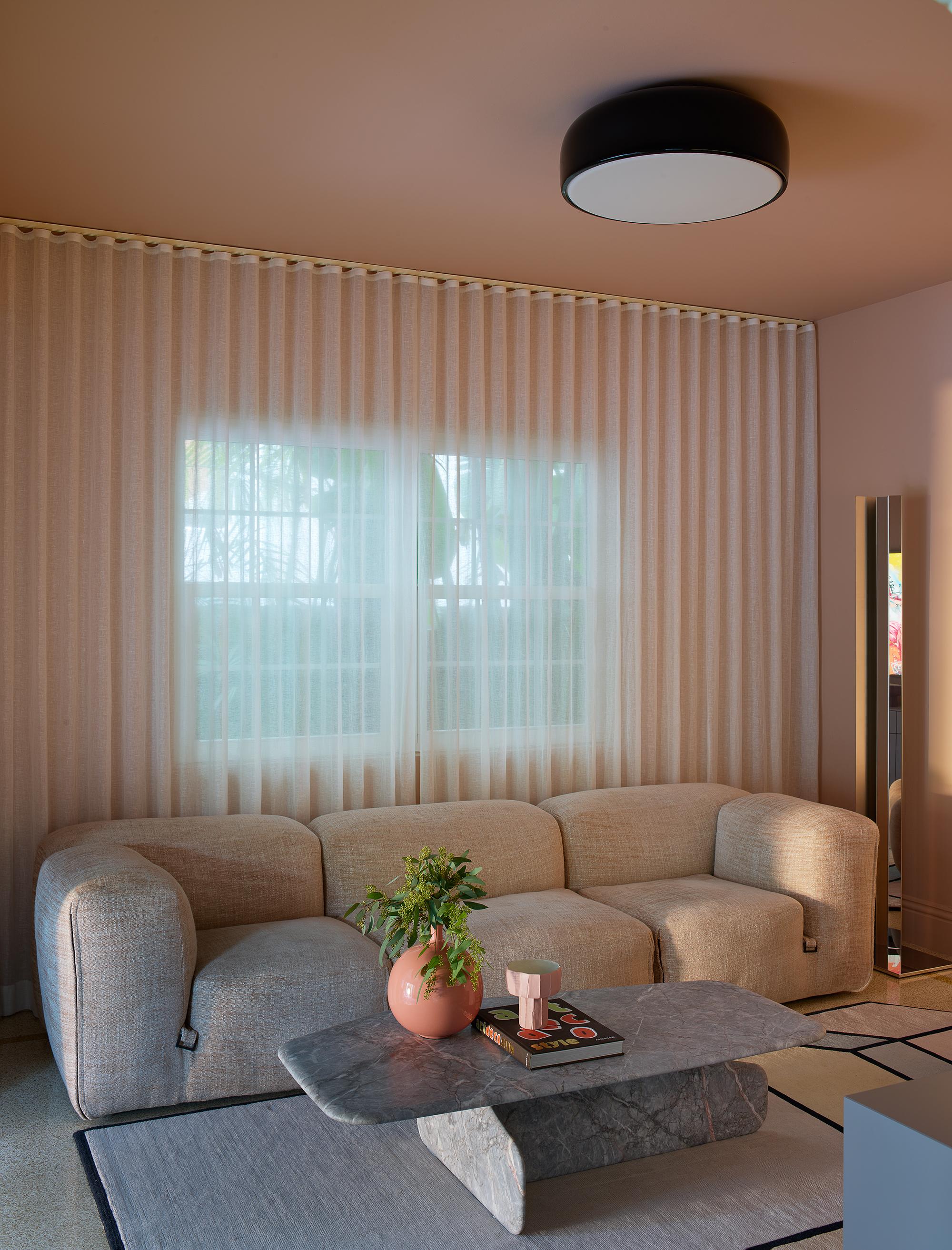 VISIONI A - faded color version
size 190 x 300 cm - 6,2’ x 9,9’
materials cotton weave, himalayan wool pile
quality A (125.000 knots/sqm approx.)

Designed by Patricia Urquiola, Visioni is an unprecedented synthesis between an age-old technique and