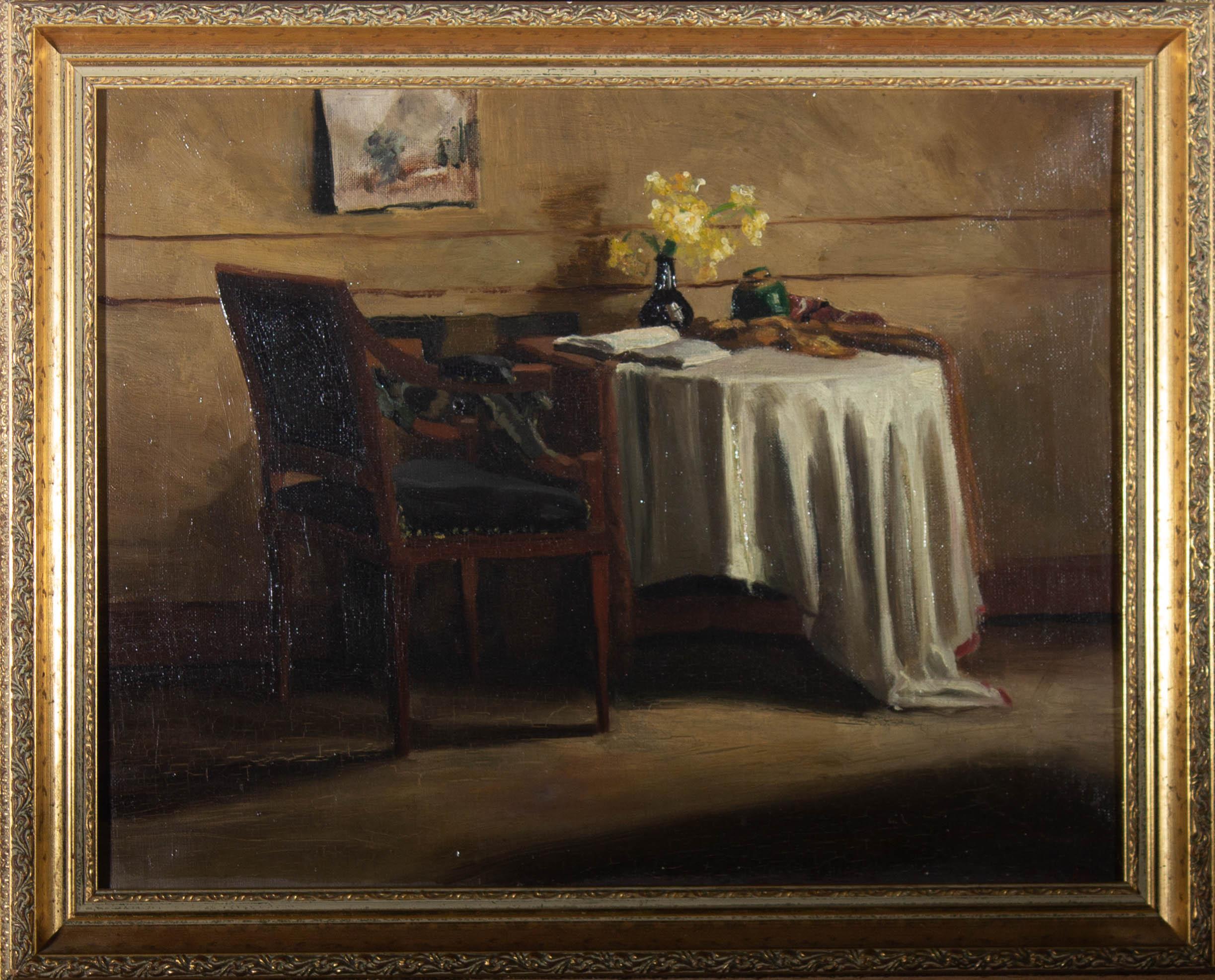 Une merveilleuse étude d
un cadre discret et calme. L
artiste a capturé une table et une chaise, disposées avec un livre ouvert et des fleurs de printemps. Présenté dans un cadre à effet doré. Il y a une signature indistincte au-dessus des initiales