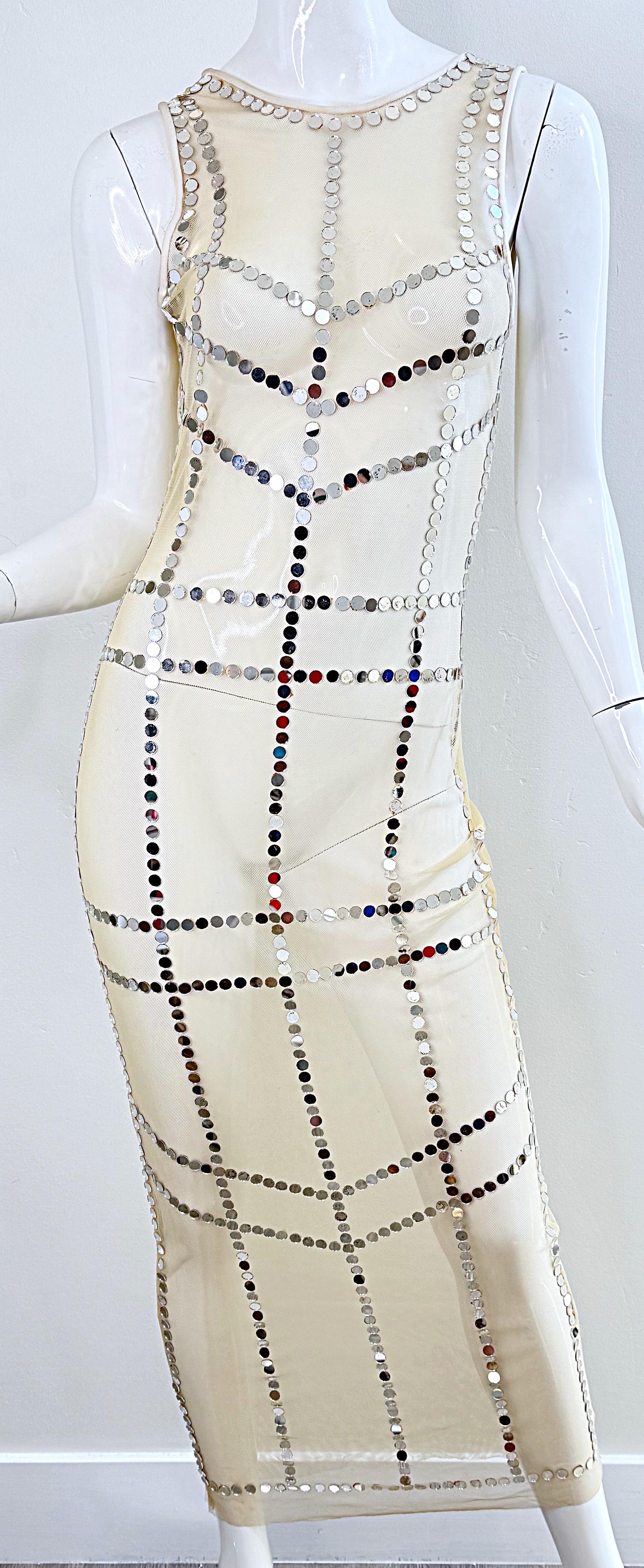 CD GREENE Début des années 2000 Robe de corps en maille transparente nue, ornée d'un disque miroir Y2K en vente 7