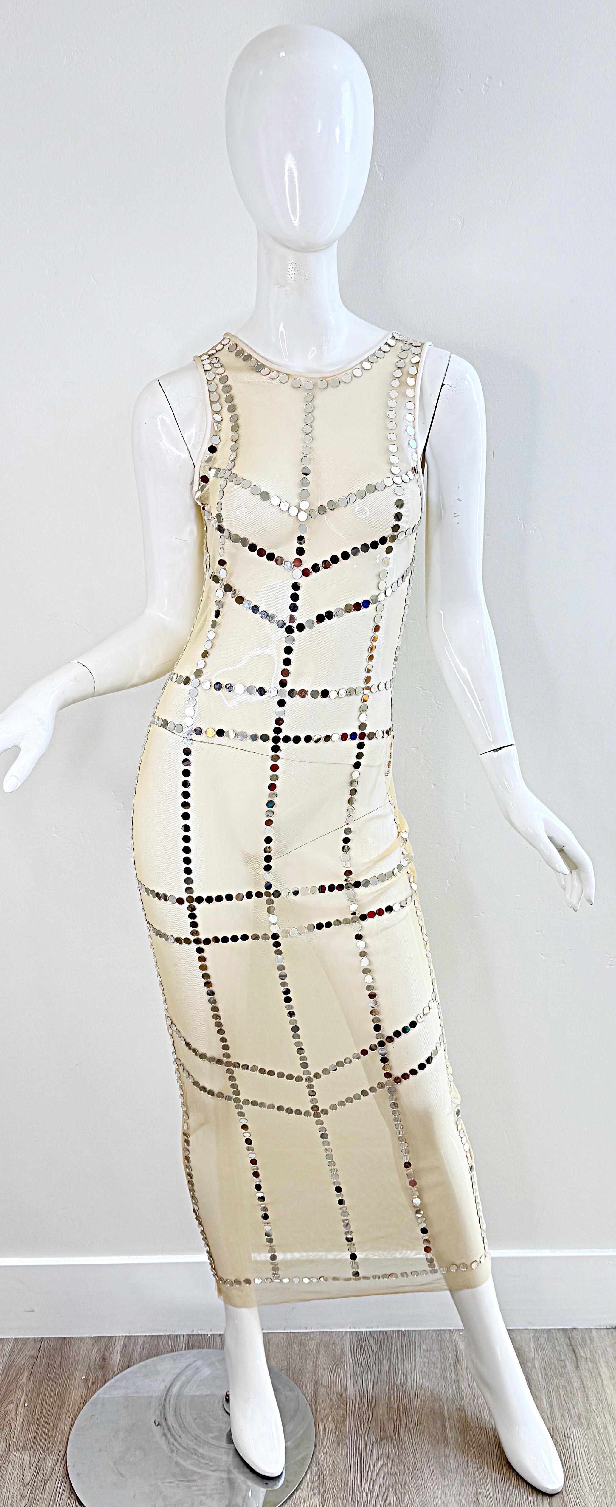 CD GREENE Début des années 2000 Robe de corps en maille transparente nue, ornée d'un disque miroir Y2K en vente 9