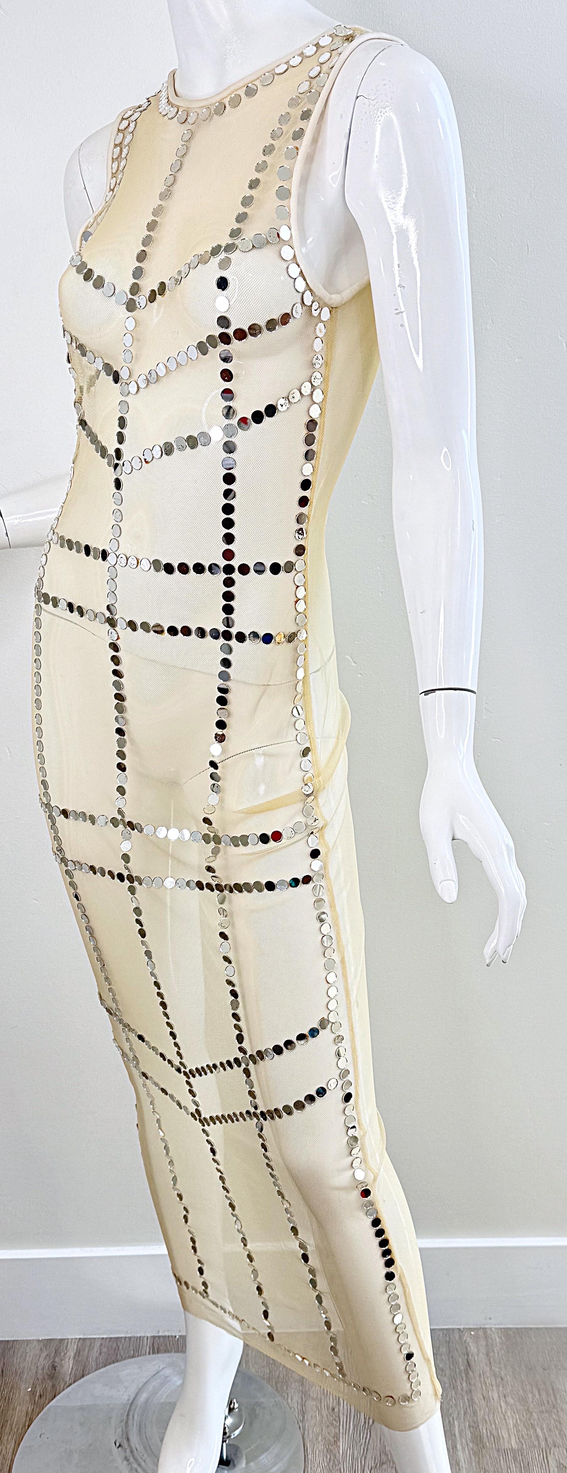 CD GREENE Début des années 2000 Robe de corps en maille transparente nue, ornée d'un disque miroir Y2K en vente 1