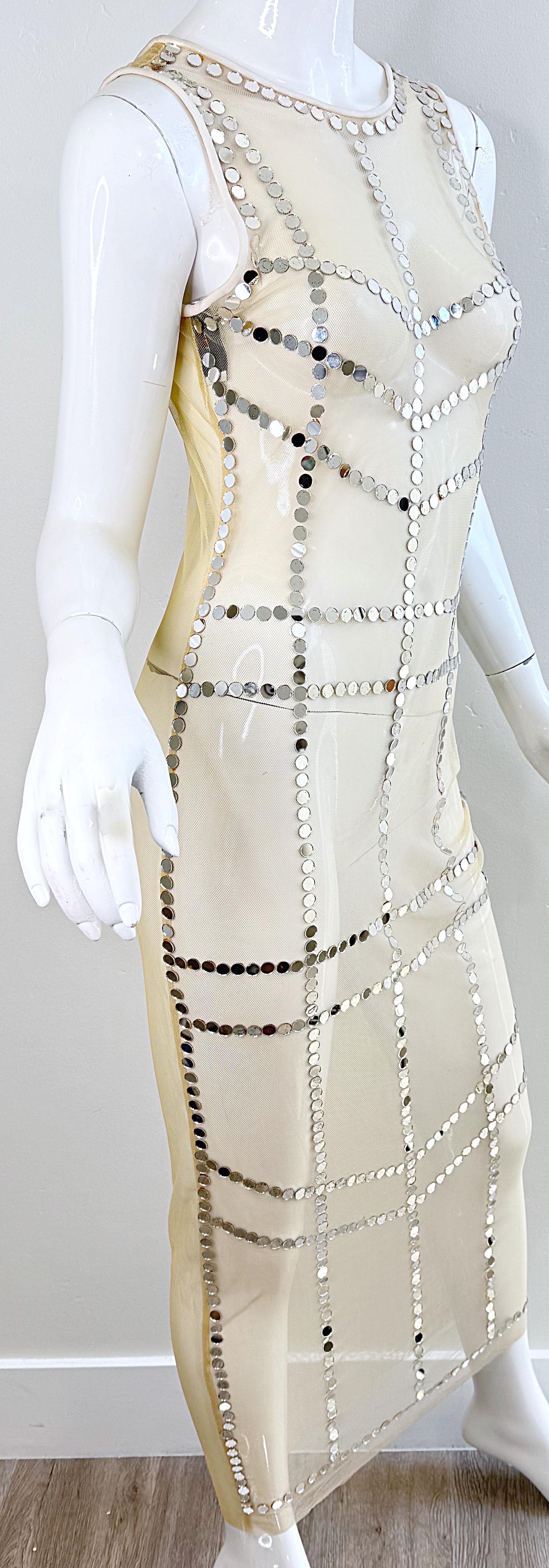 CD GREENE Début des années 2000 Robe de corps en maille transparente nue, ornée d'un disque miroir Y2K en vente 2