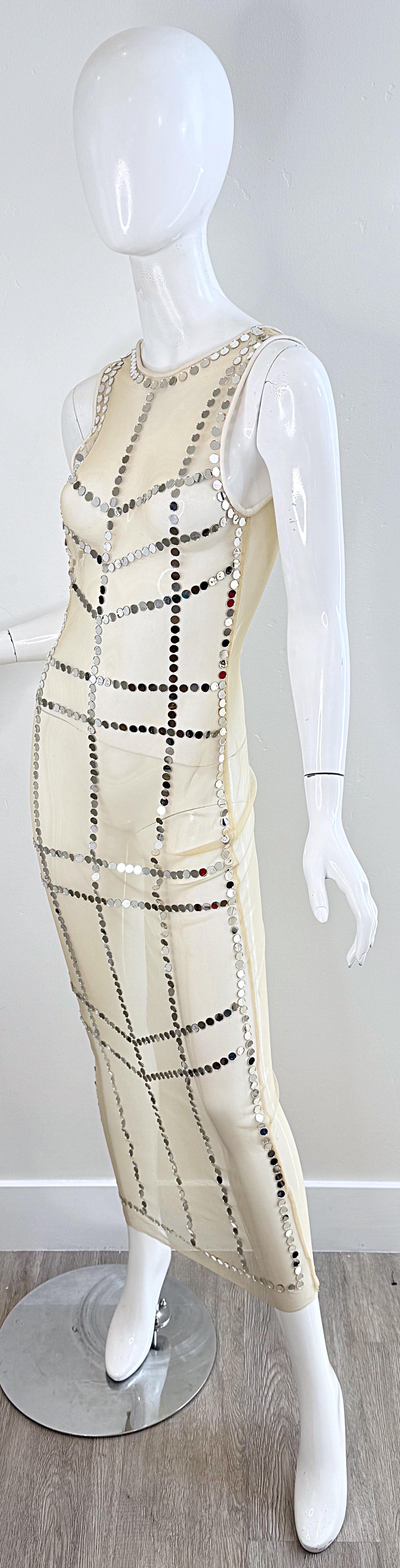 CD GREENE Début des années 2000 Robe de corps en maille transparente nue, ornée d'un disque miroir Y2K en vente 3