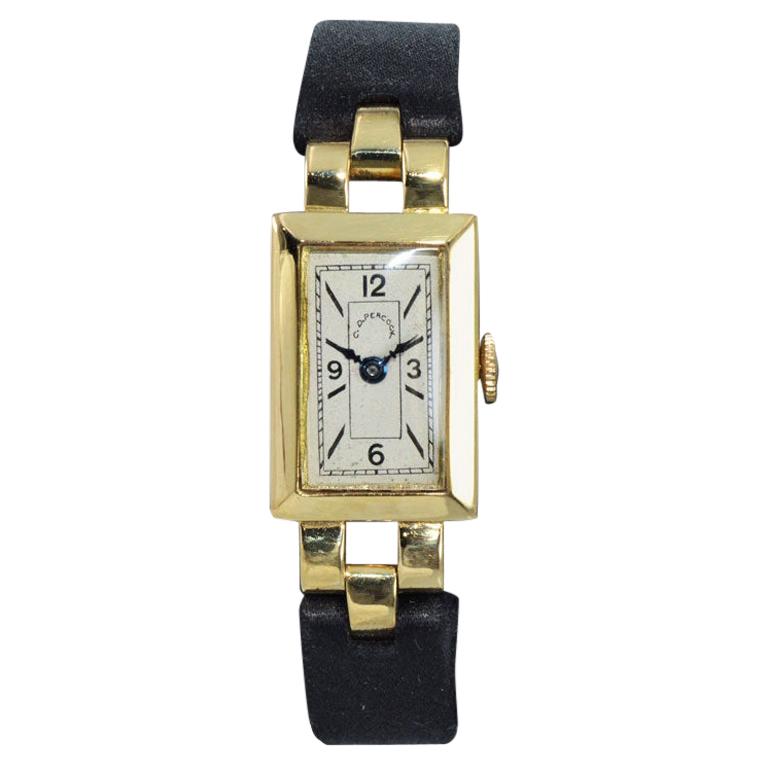 C.D. Pfaue Art Deco Stil 18 Karat Französische gestempelte Armbanduhr von 1953 im Angebot