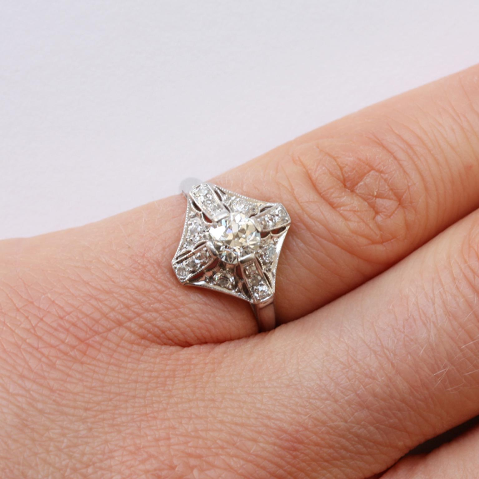 D.D. Diamant-Art-déco-Ring mit Pfauen für Damen oder Herren im Angebot