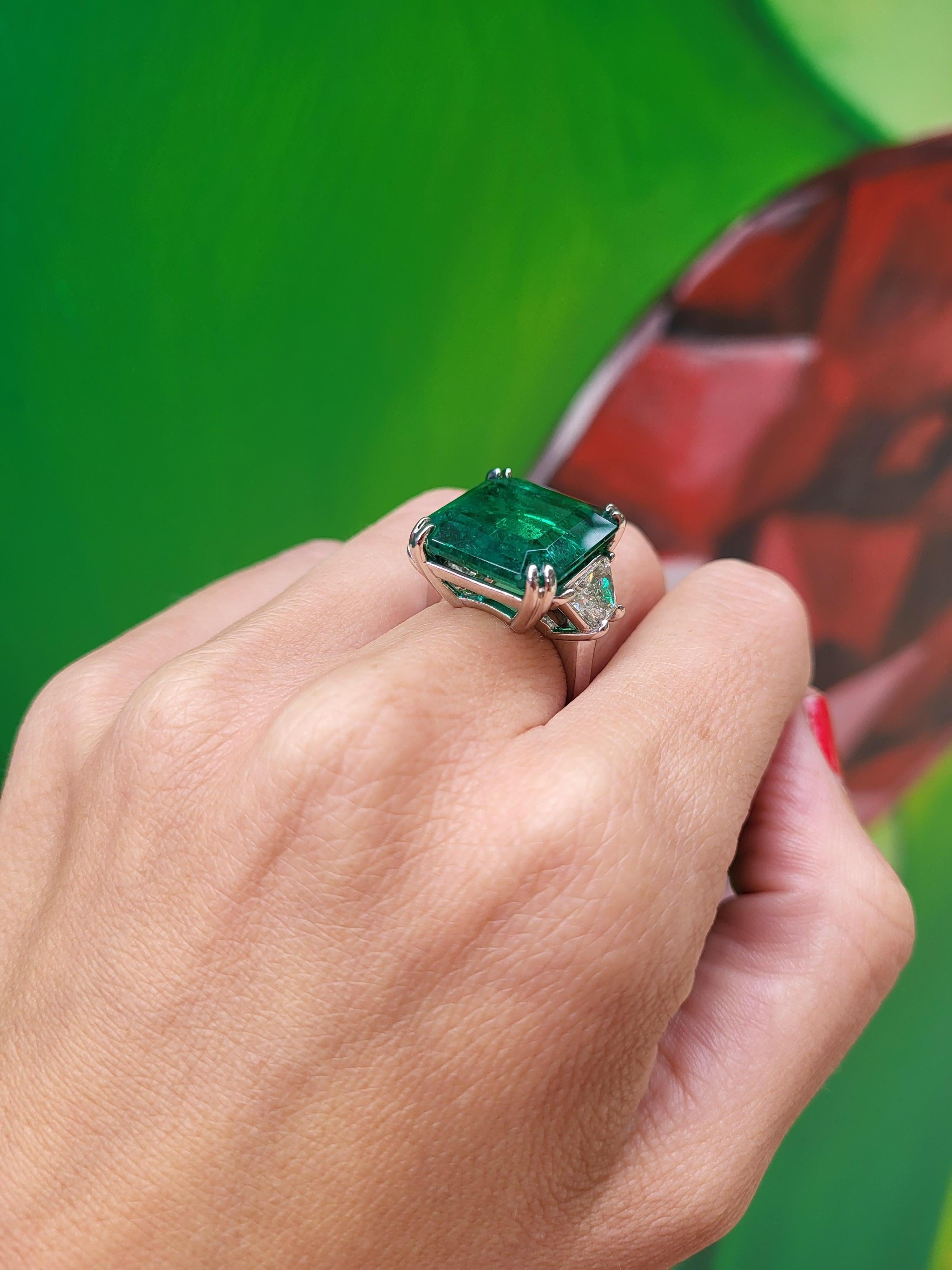 CDC Certified 15.71 Carat Natural Zambian Emerald & Trapezoid Diamond Ring 5