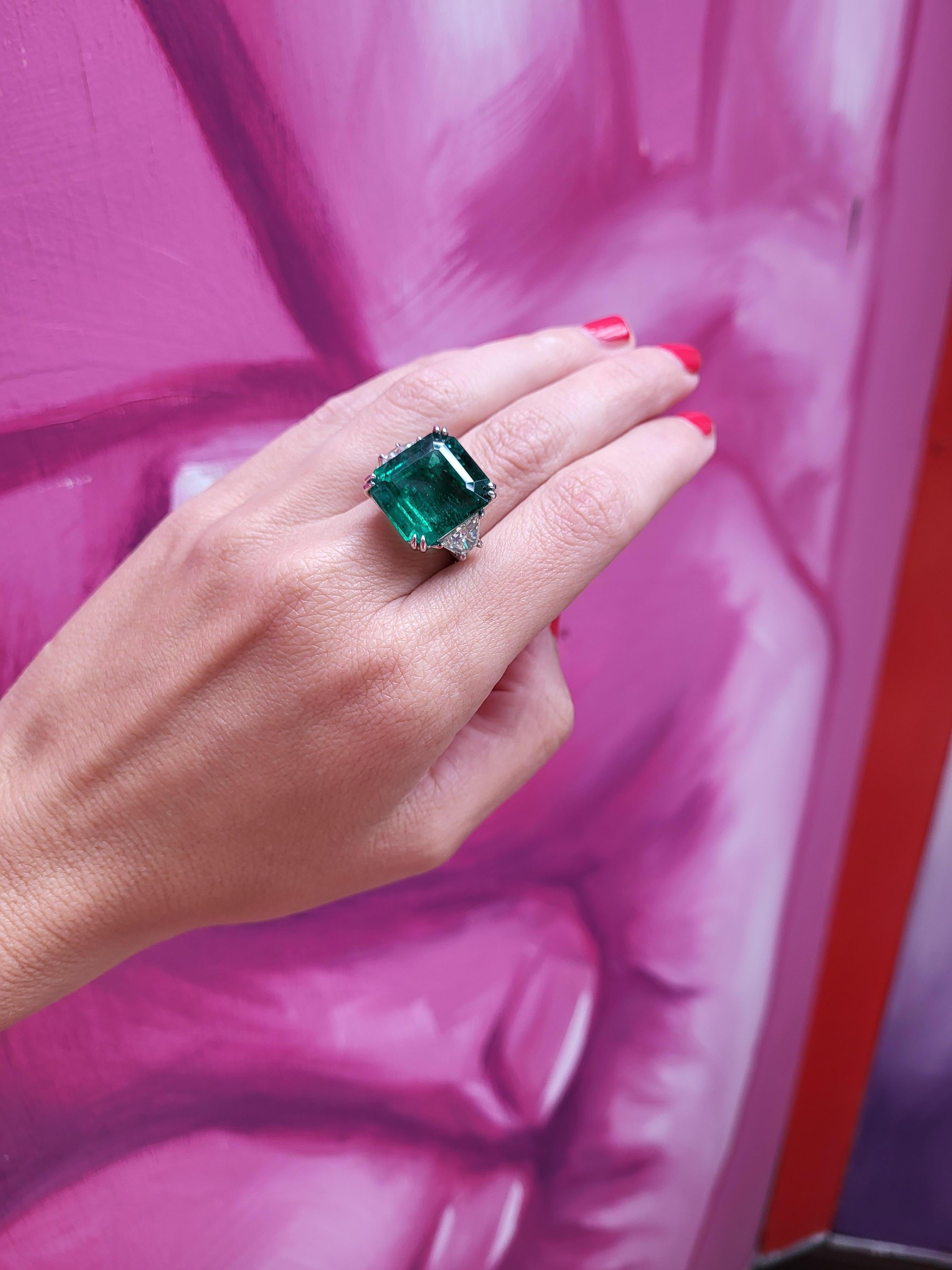CDC Certified 15.71 Carat Natural Zambian Emerald & Trapezoid Diamond Ring 10