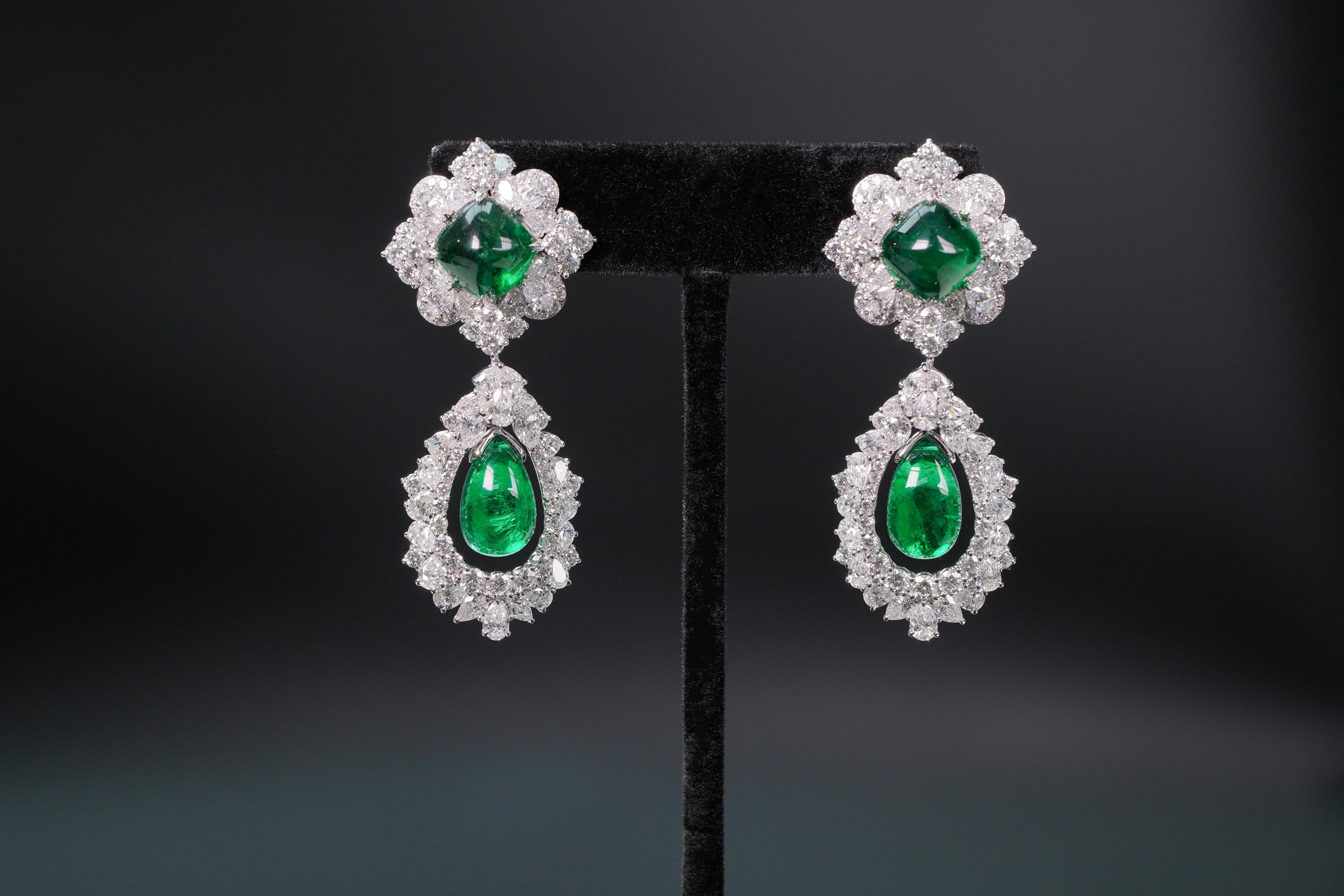 Pendientes de gota de esmeralda zambiana de 30,70 quilates con certificado CDC Moderno en venta