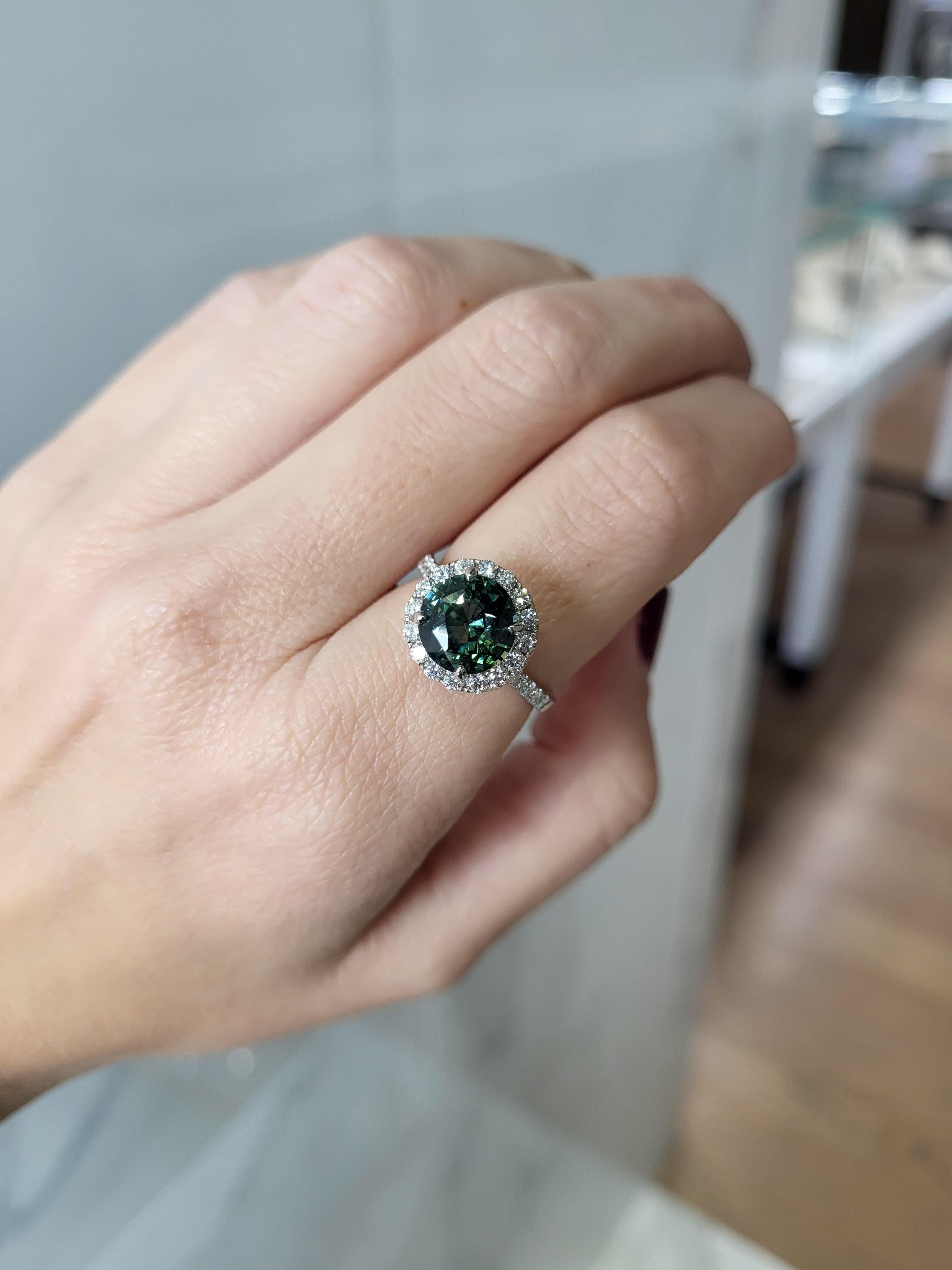 CDC Certified 3.38 Carat Round Natural Green Sapphire & Diamond Halo Ring For Sale 4