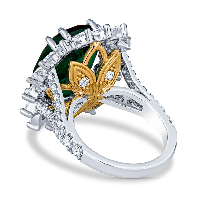 Women's or Men's CDC Certified 9.11 Carat Cushion Cut Zambian Emerald Cocktail Ring, 18k Gold For Sale