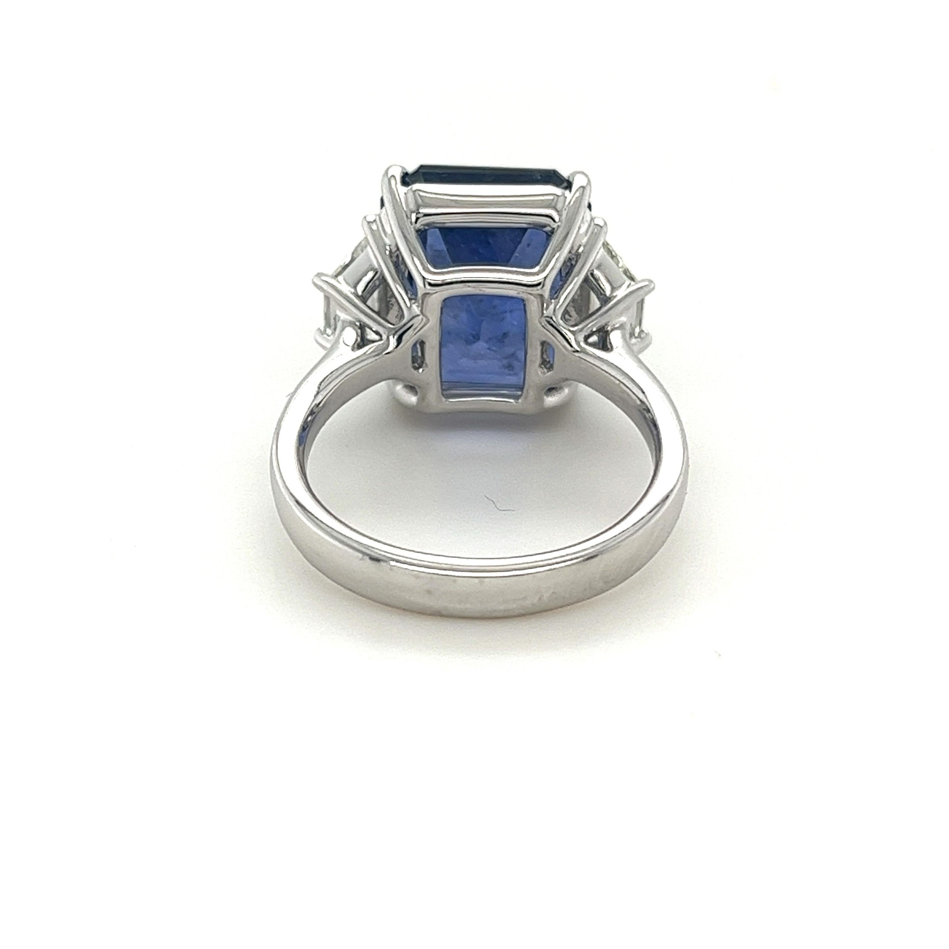 Modern CDC Certified Ceylon Sapphire and Diamond Ring in Platinum For Sale