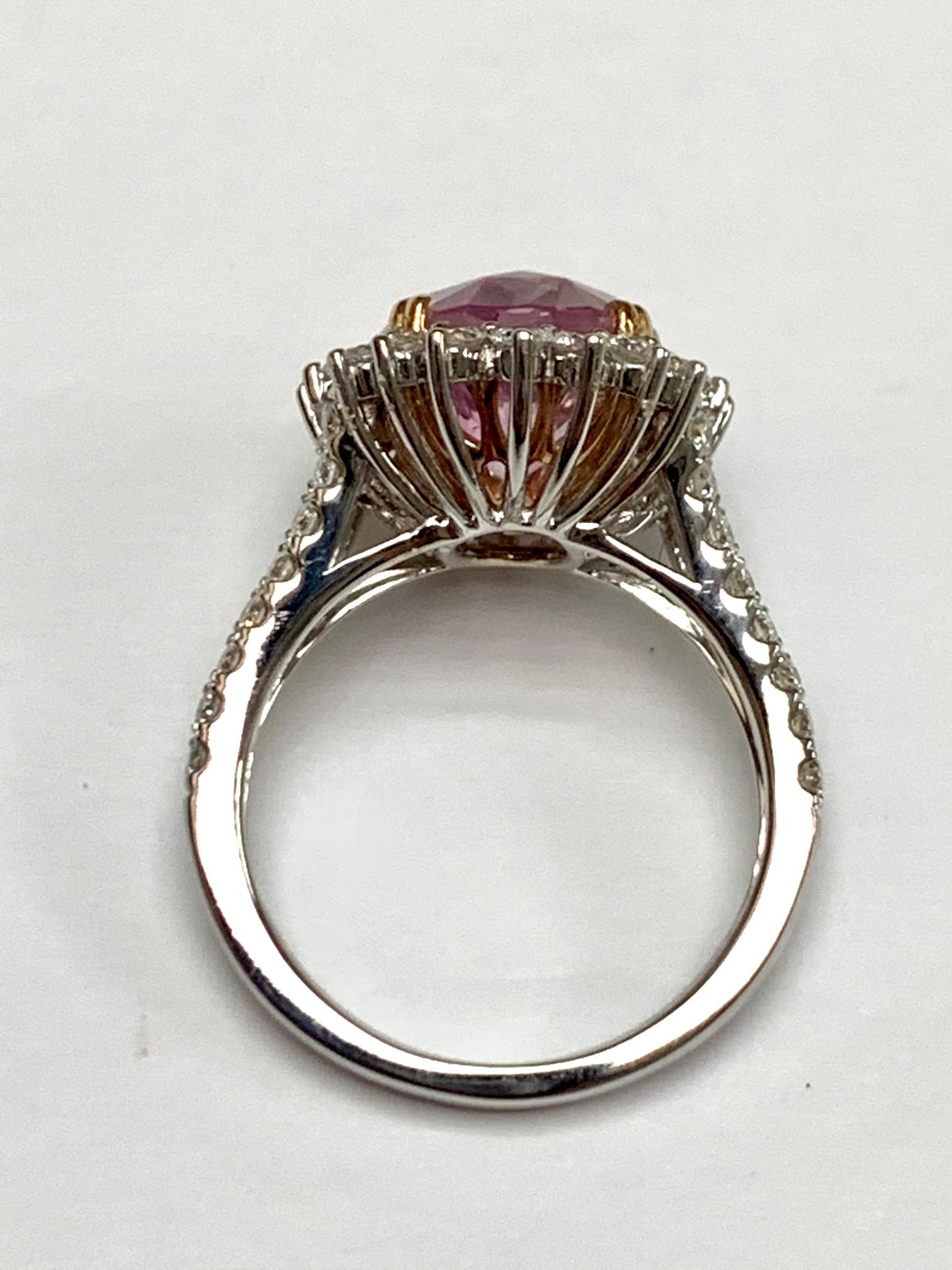 CDC Lab Certified 6.07 Carat Natural No Heat Padparadscha Sapphire Cocktail Ring Corte oval