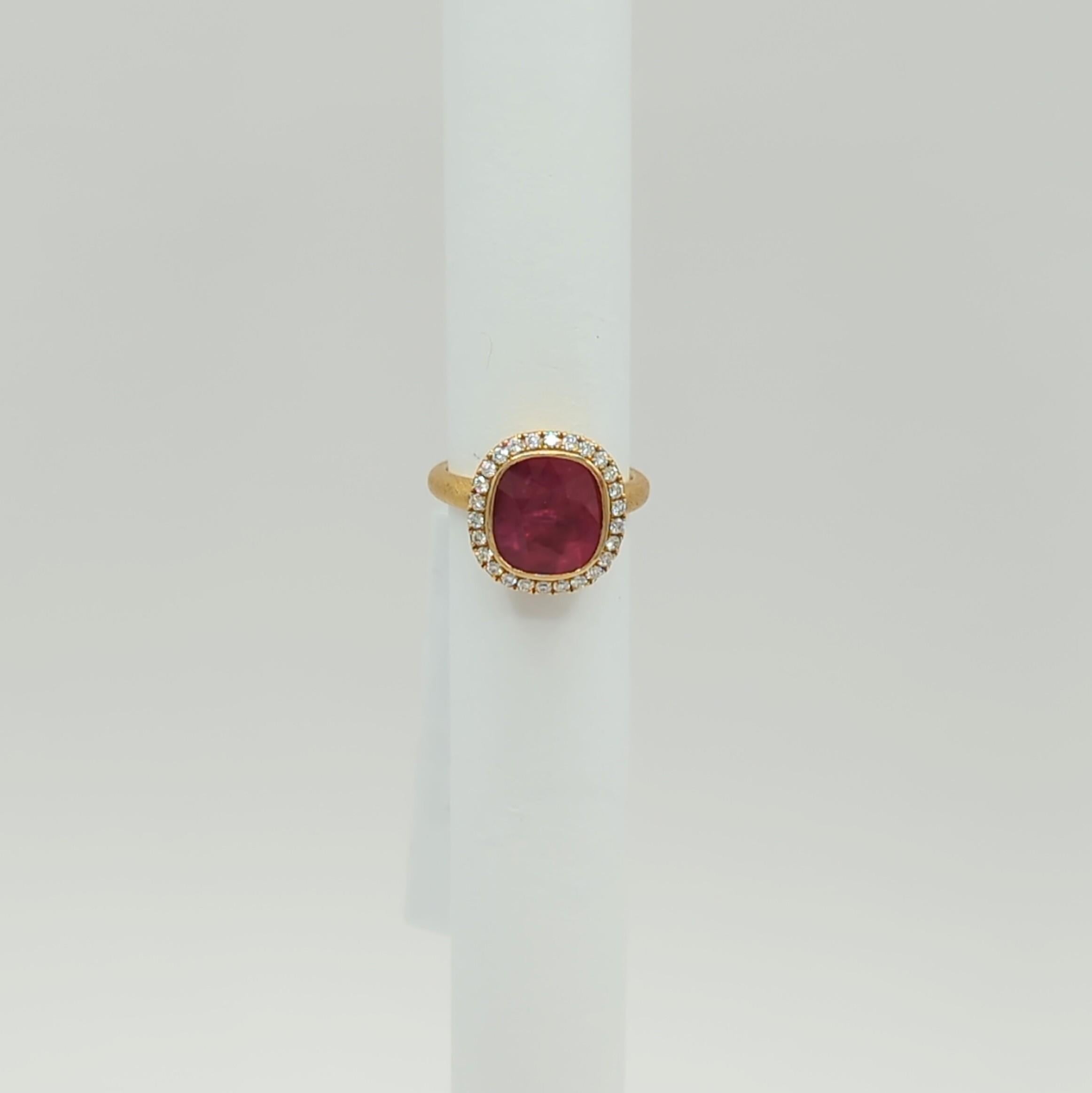 CDC No Heat Mozambique Ruby and White Diamond Ring in 18K Yellow Gold In New Condition For Sale In Los Angeles, CA