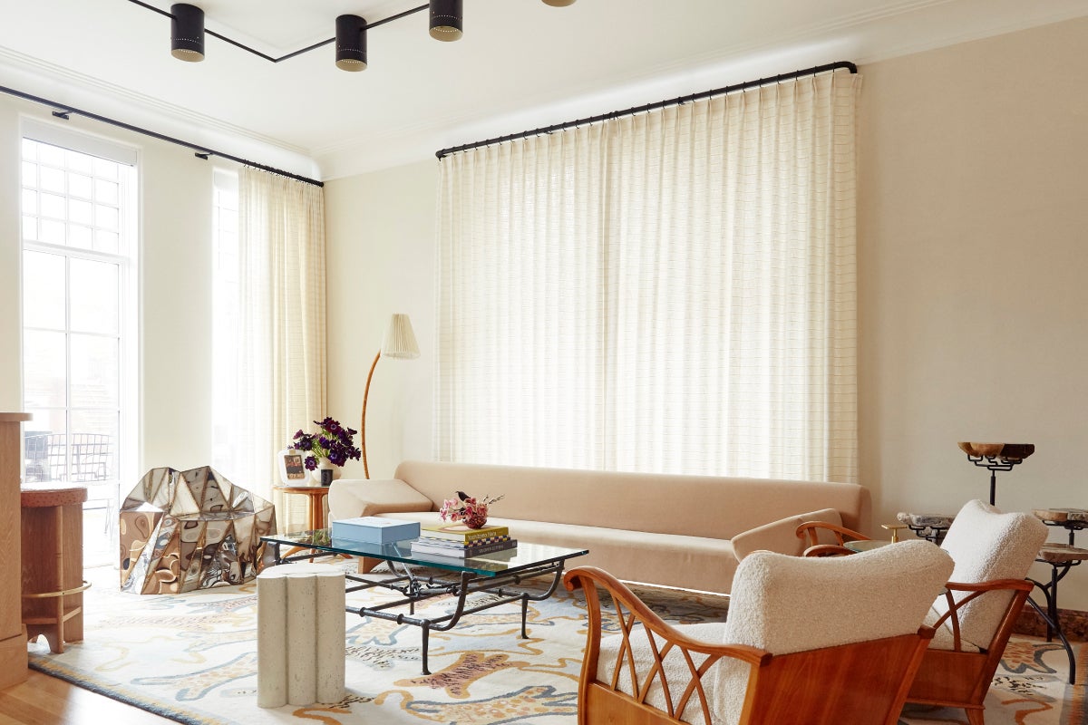 The 1stDibs 50’s Eli Dweck Fills a Brooklyn Townhouse with Fabulous Finds