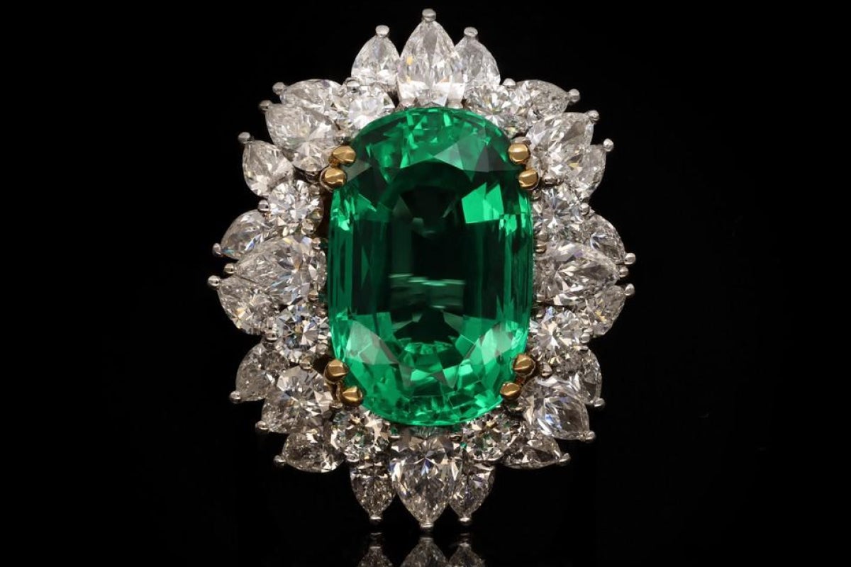 This Emerald Cocktail Ring Is Peak 1970s Glamour