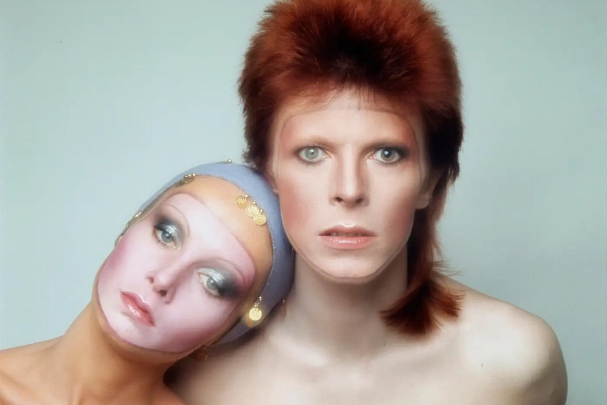 This Twiggy and David Bowie Photo Has a Surprising Backstory