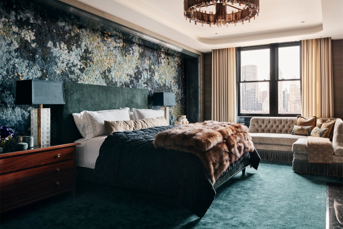 A Glamorous New York Pied-à-Terre by Pembrooke & Ives Abounds with Art and Antiques