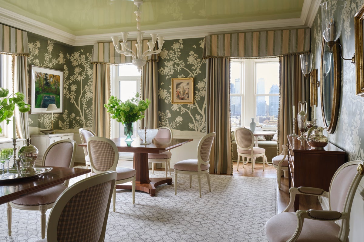 Carrier and Company Designs a Comfortably Sophisticated Party Home for Manhattan Empty-Nesters