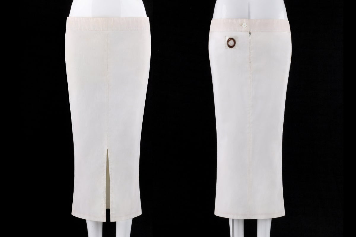 This ’90s Alexander McQueen “Bumster” Skirt Has a Surprising Detail