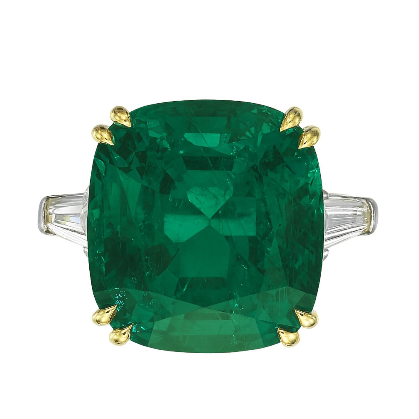 C.Dunaigre zertifizierter 27 Karat COLOMBIAN Diamantring aus 18 Karat Weißgold mit Smaragdschliff (Zeitgenössisch) im Angebot