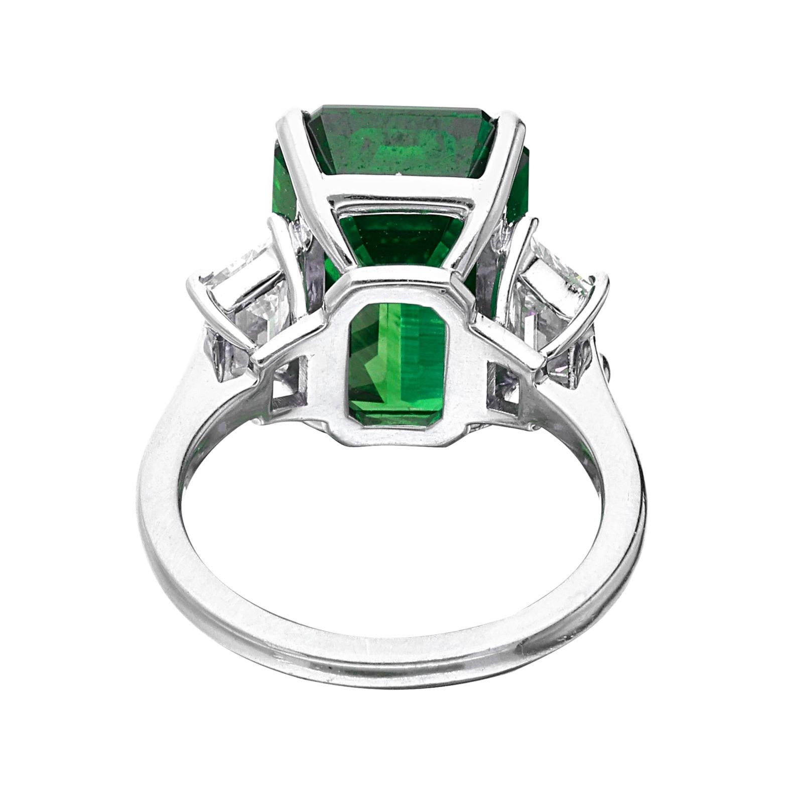 Exquisite C. Dunaigre Certified 4.73 Ct. Colombian Emerald Ring – A Timeless Masterpiece

Indulge in the elegance of this breathtaking 4.73-carat Colombian emerald, certified by C.Dunaigre for its exceptional quality. Featuring Minor Oil treatment,