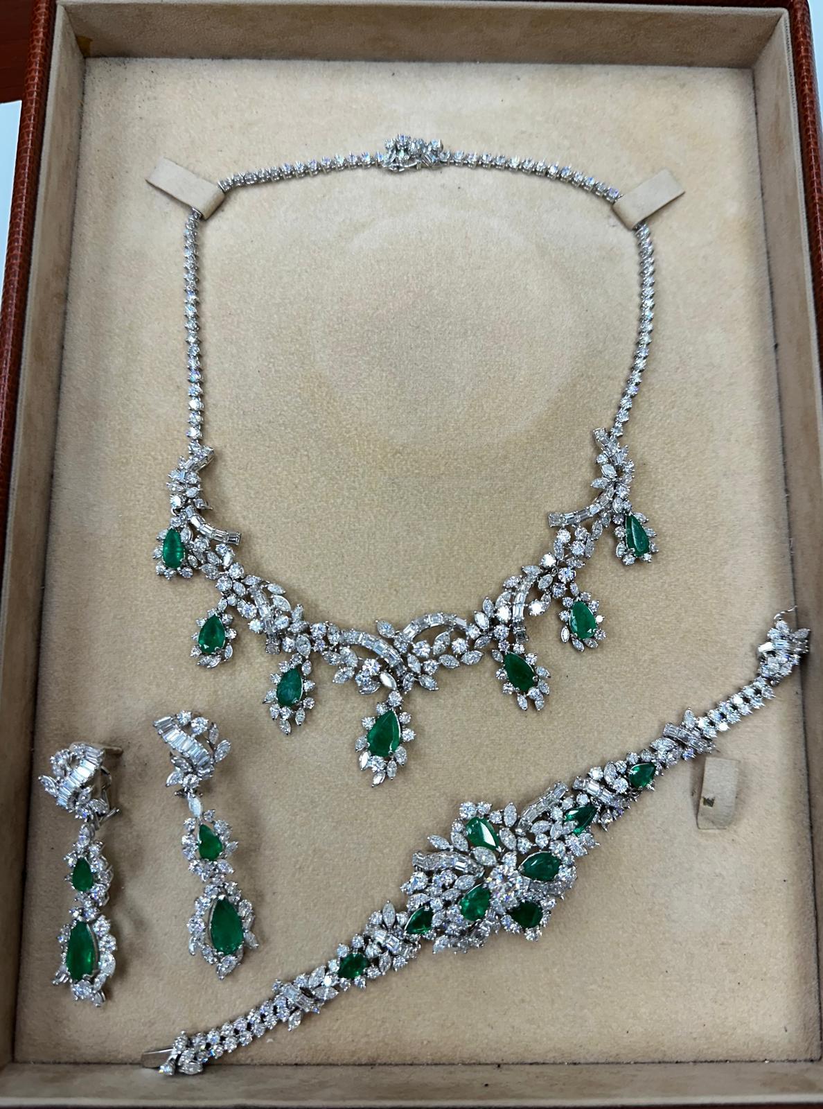 C.Dunaigre Smeraldo brasiliano certificato e set di 3 pezzi con diamanti da 38 carati in platino in vendita 6