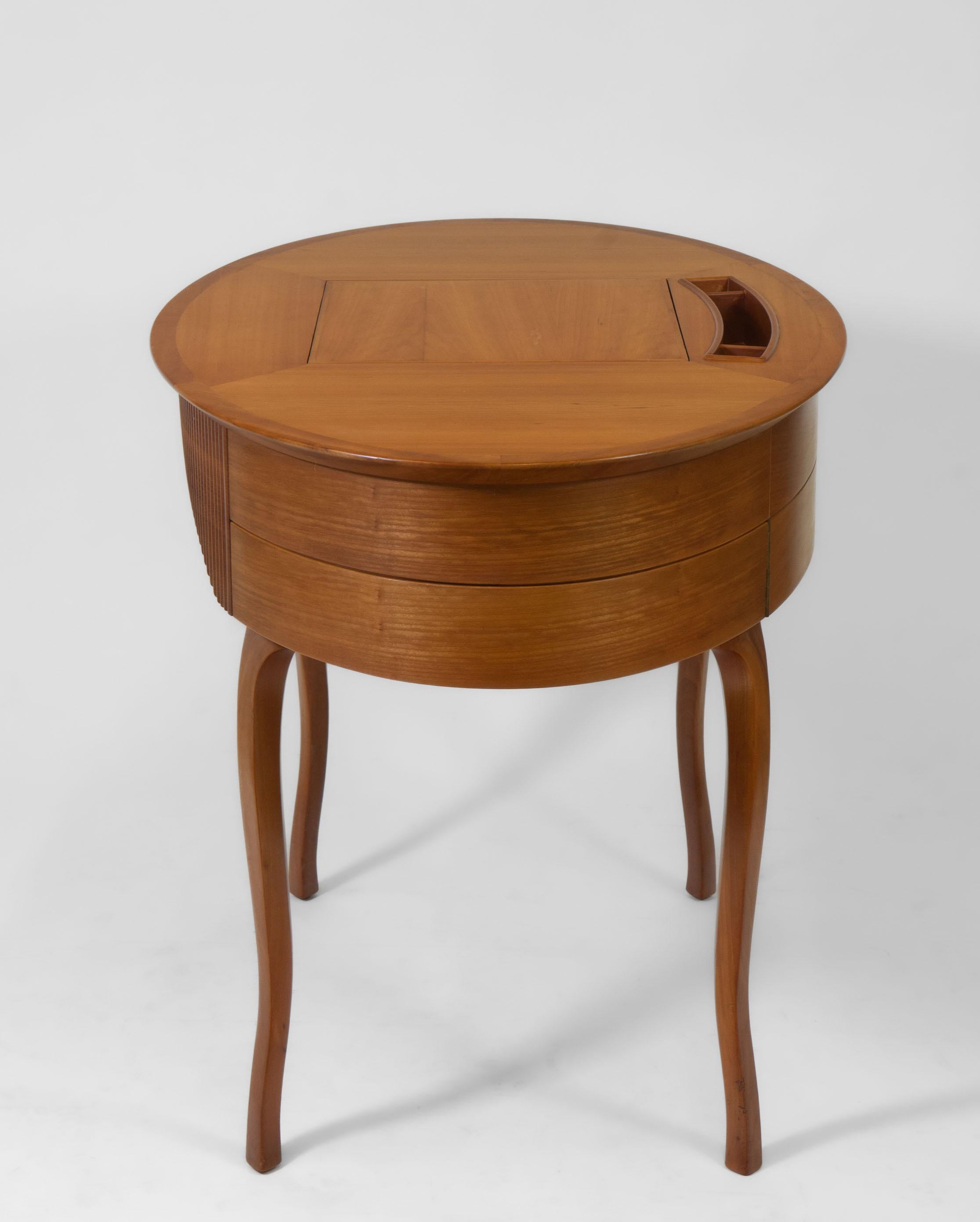 Ceccotti 'Arabella' Dressing Table Desk Designed by Fabrizia Scassellati In Good Condition In Norwich, GB