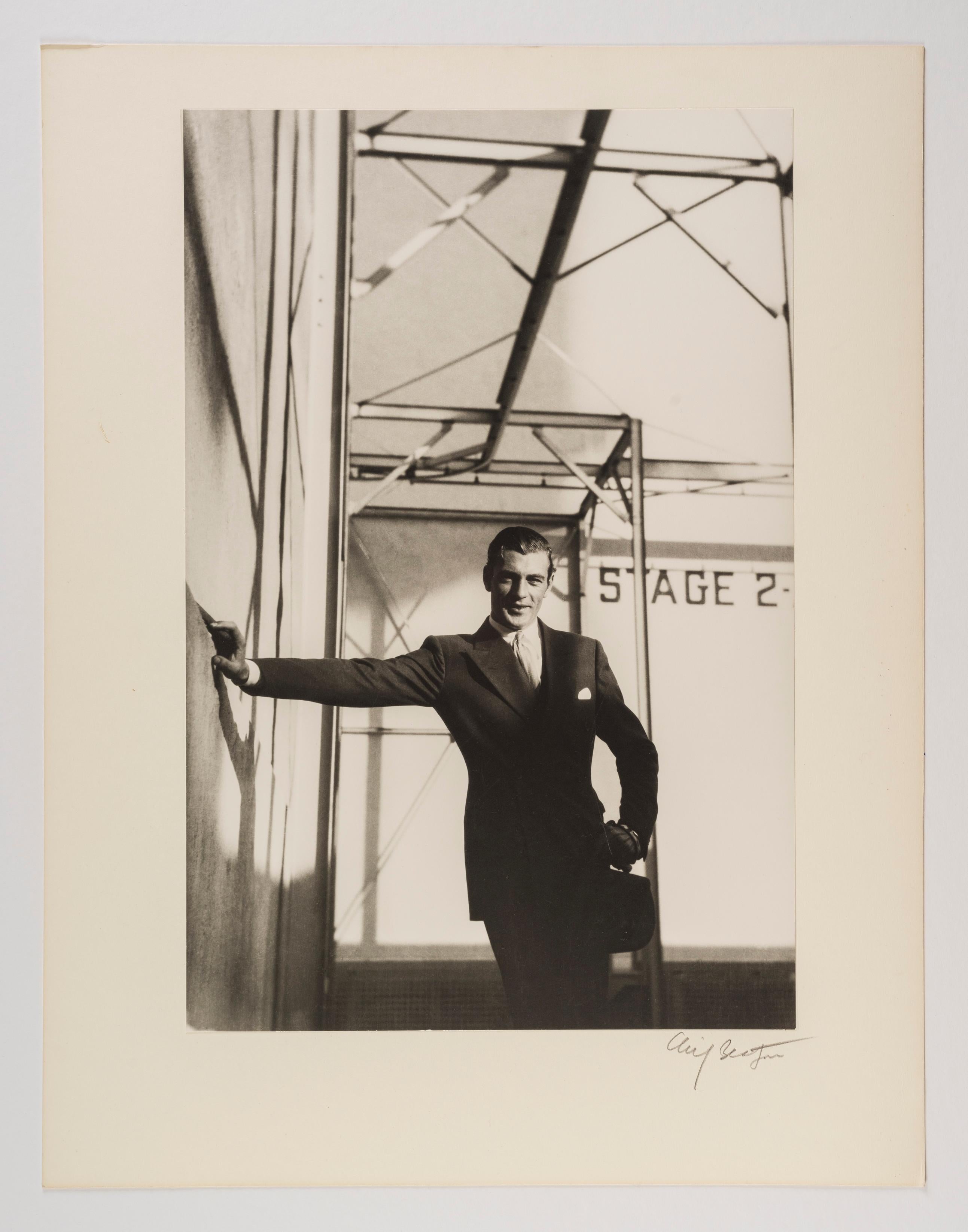 Gary Cooper, 1931 - Cecil Beaton (Porträtfotografie) im Angebot 1