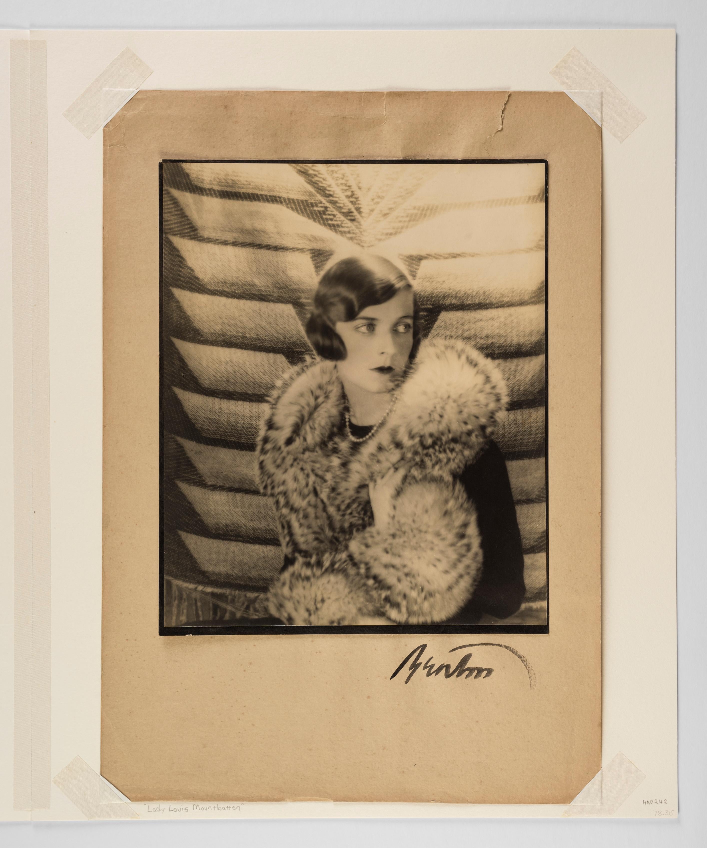 Lady Edwina Mountbatten, 1927 – Cecil Beaton (Porträtfotografie) im Angebot 1