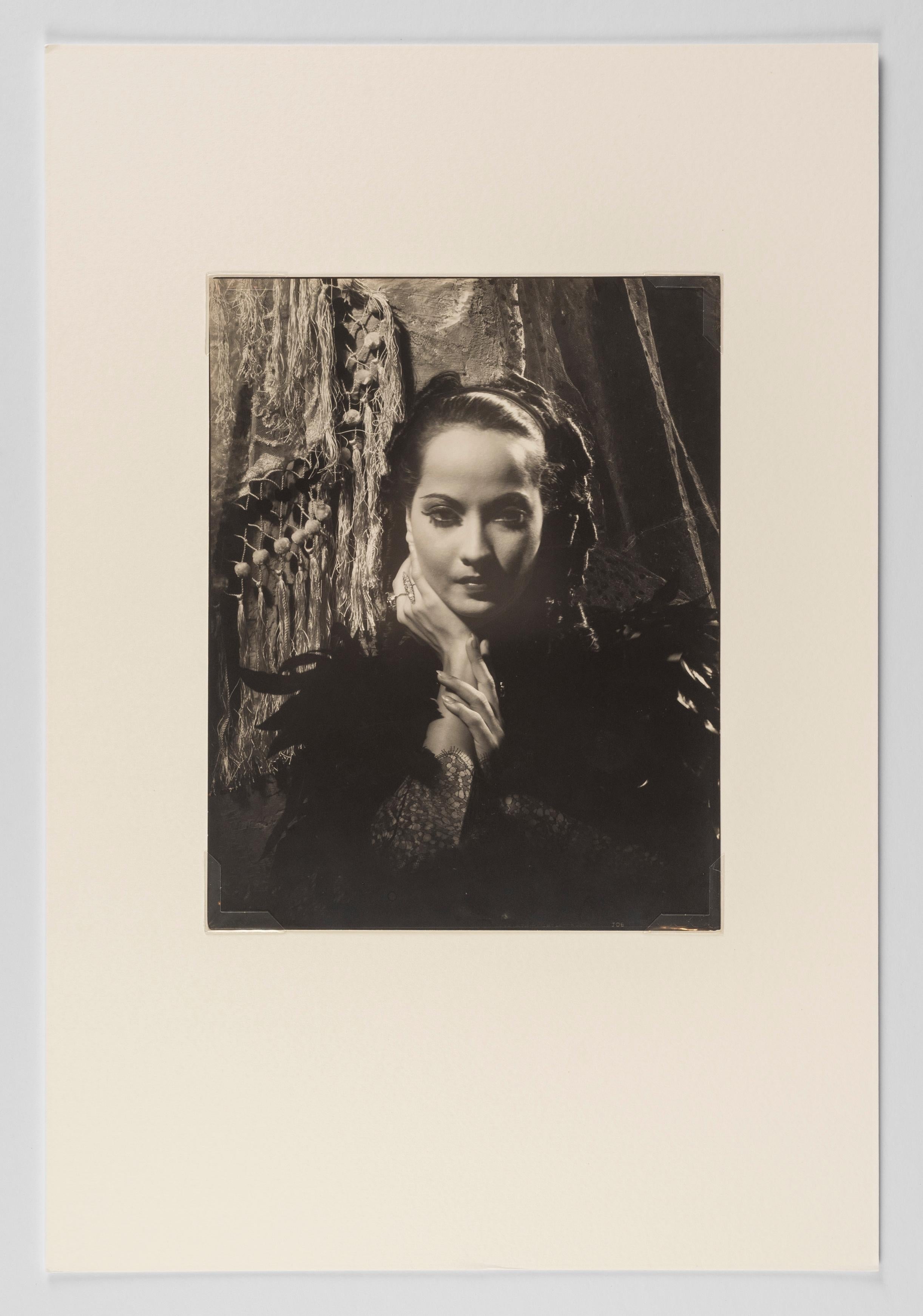 Merle Oberon, 1934 – Cecil Beaton (Porträtfotografie in der Mode) im Angebot 1