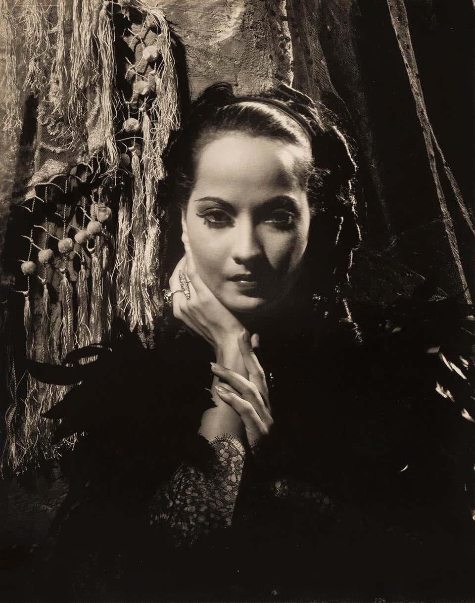 Merle Oberon, 1934 - Cecil Beaton (Fashion Portrait Photography)