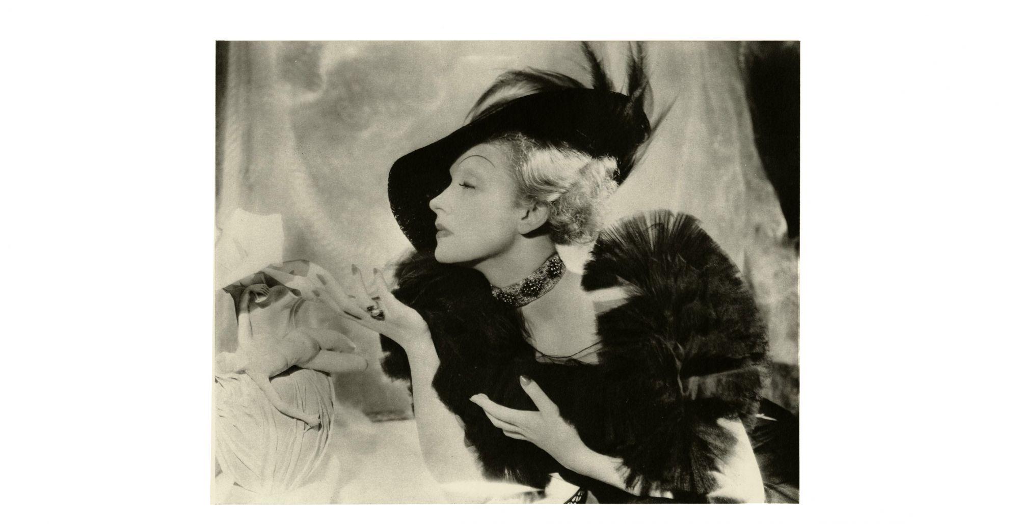 Portfolio mit 12 Prominentenporträts, 1981   LIMITED EDITION, nummeriert. (Grau), Black and White Photograph, von Cecil Beaton