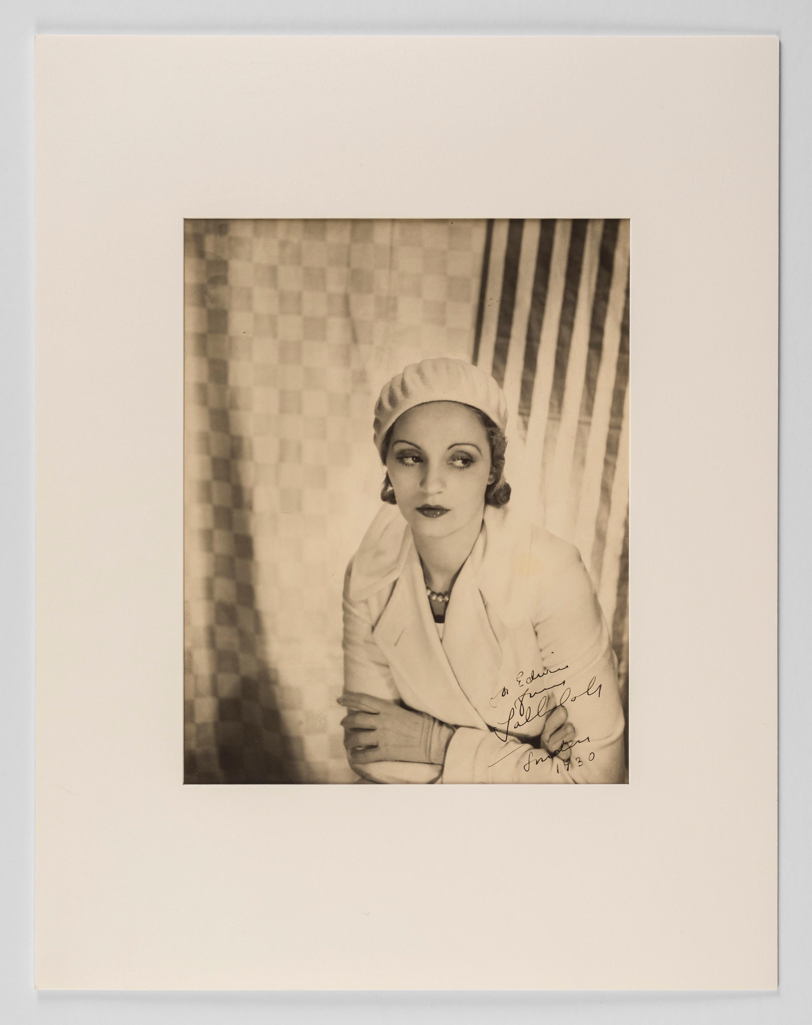 Talullah Bankhead, 1930 - Cecil Beaton (Porträtfotografie) im Angebot 1