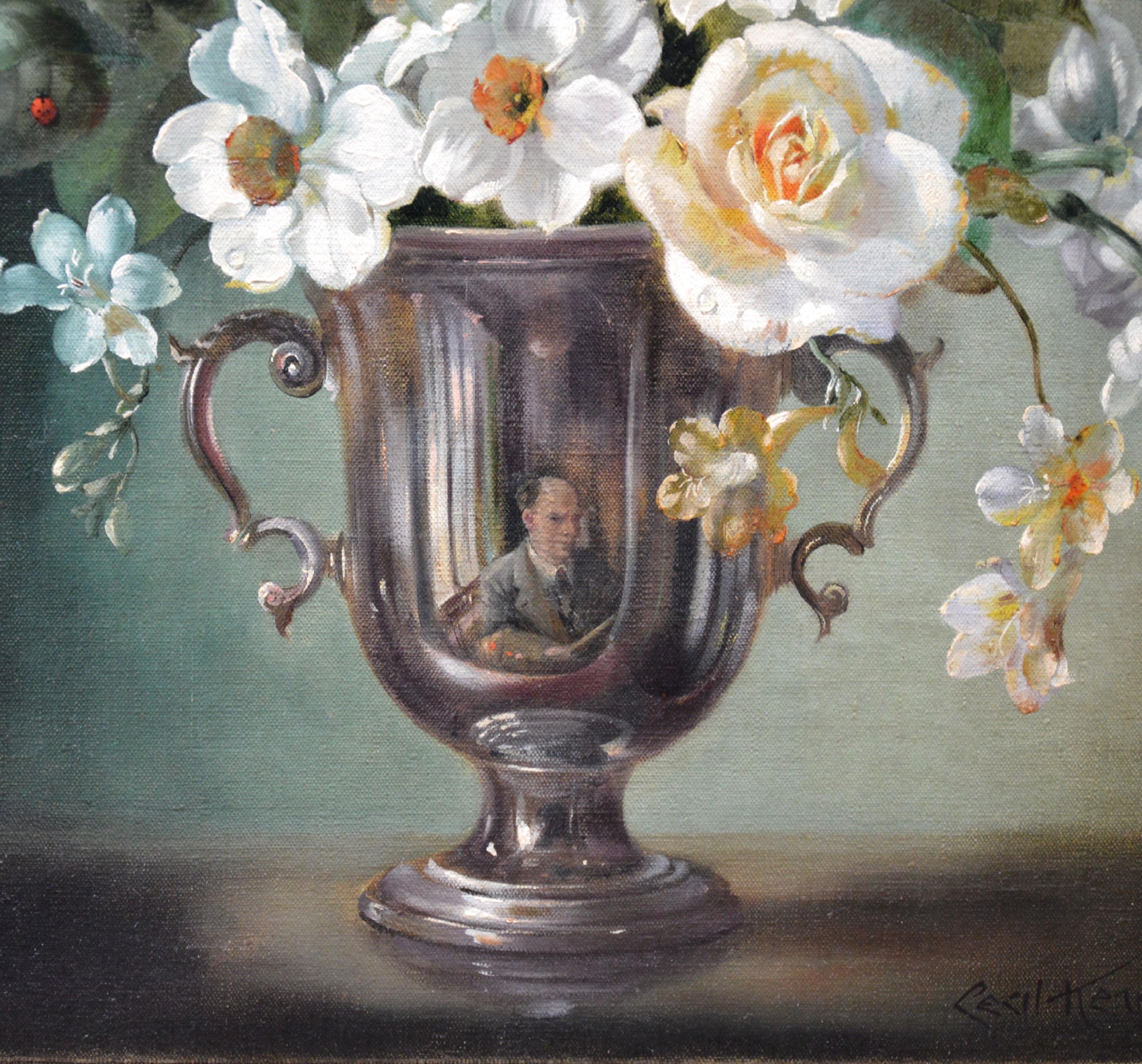 Spring von Cecil Kennedy (1905-1997). 

Das feine Ölgemälde im floralen Stil auf Leinwand zeigt eine silberne Vase mit Frühlingsblüten von vielleicht dem bedeutendsten britischen Blumenmaler des 20. Jahrhunderts. Spring ist vom Künstler signiert und