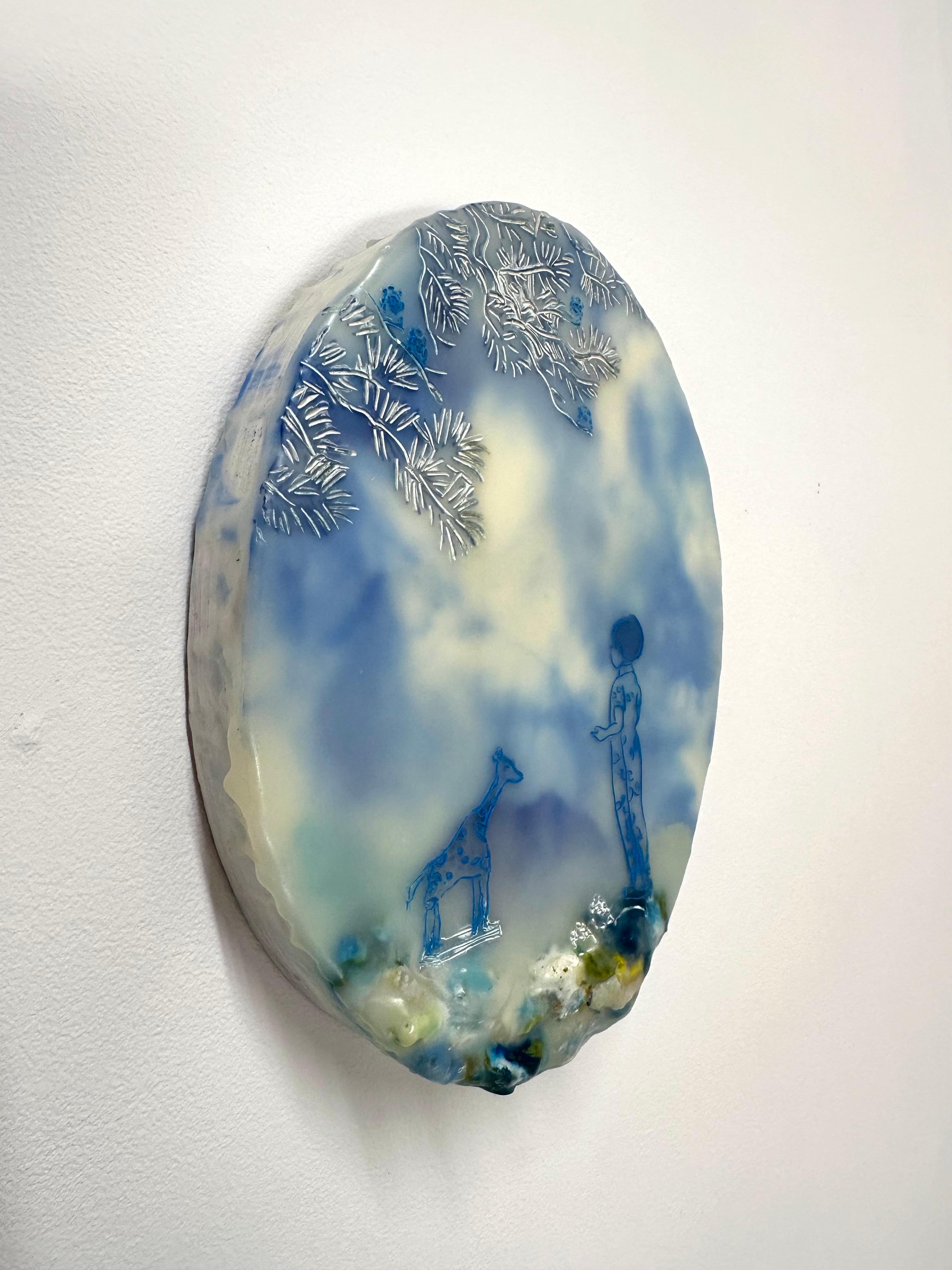 Pubblico in cattività, Paesaggio ovale, Bambino, Giraffa, Albero, Blu, Giallo chiaro - Painting Contemporaneo di Cecile Chong