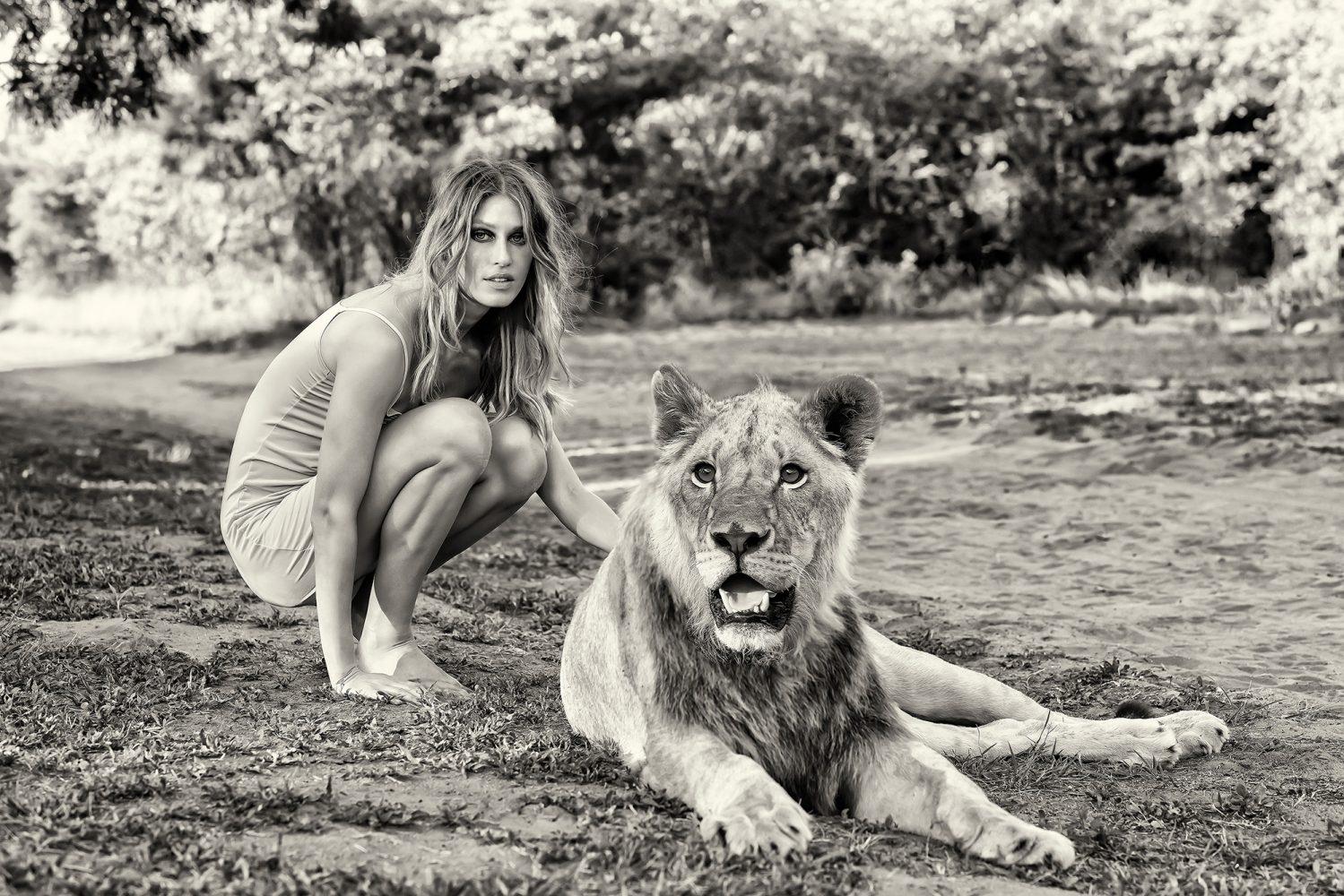 Body Guard - Photograph by Cécile Plaisance