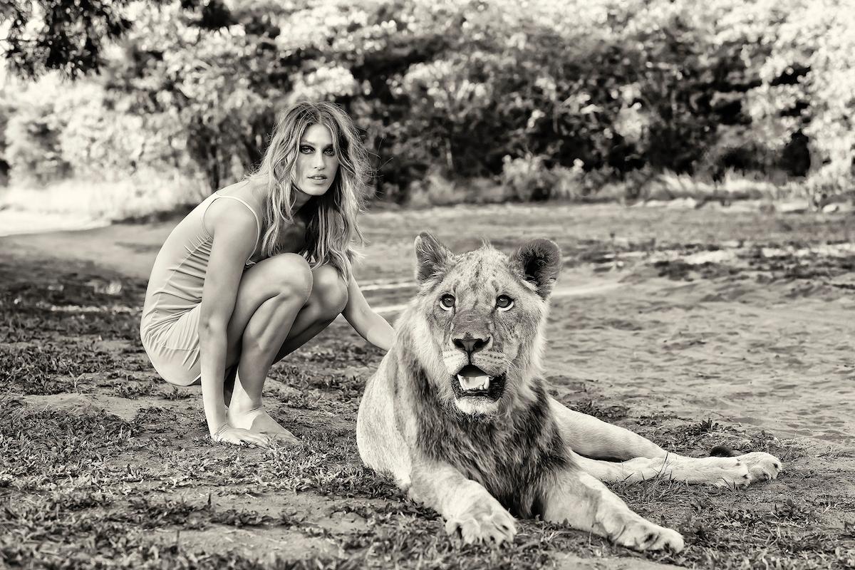 "Body Guard", photography by Cécile Plaisance (34x48in), 2022