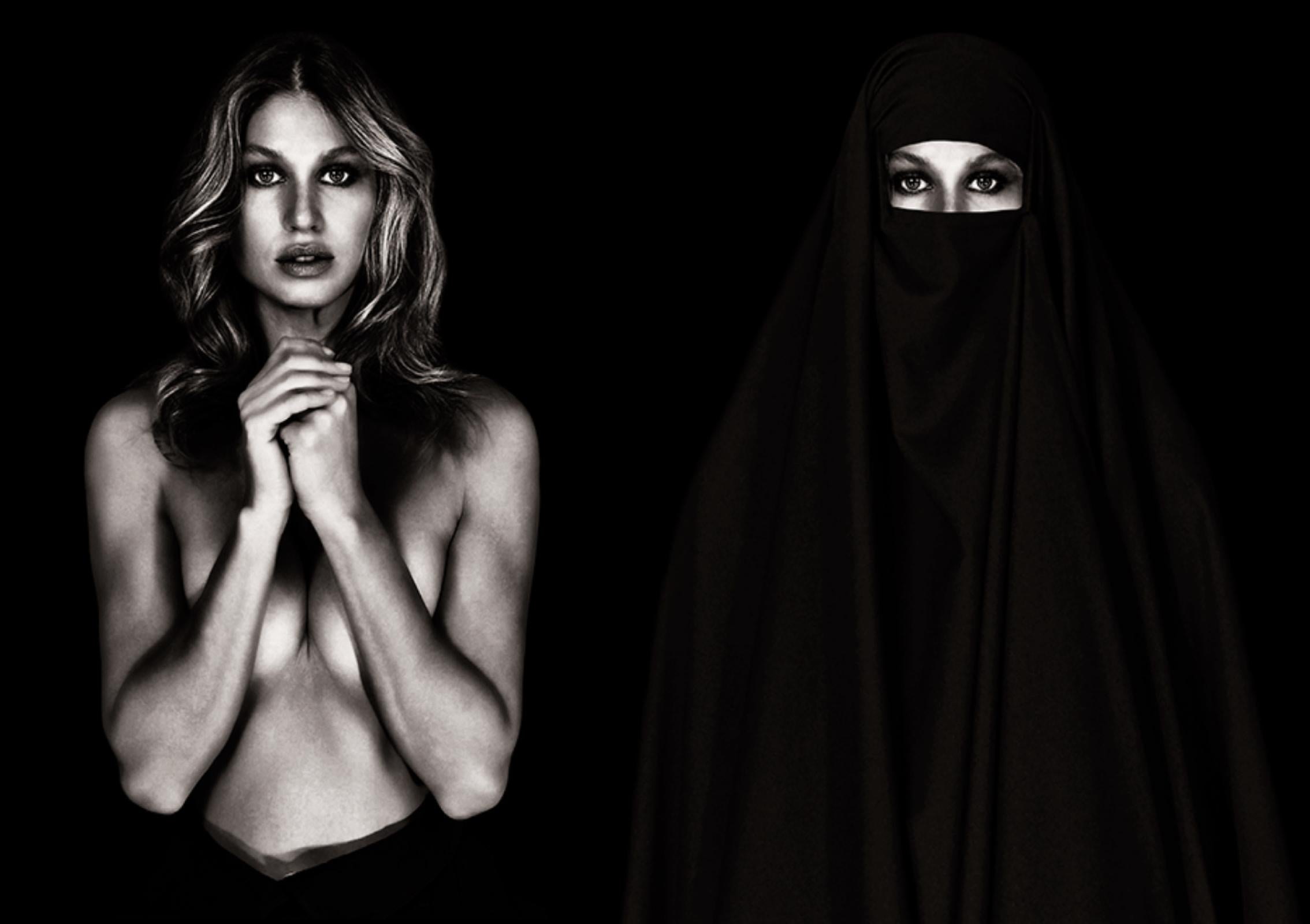 "Olga in burqa", photography by Cécile Plaisance (27x22'), 2020