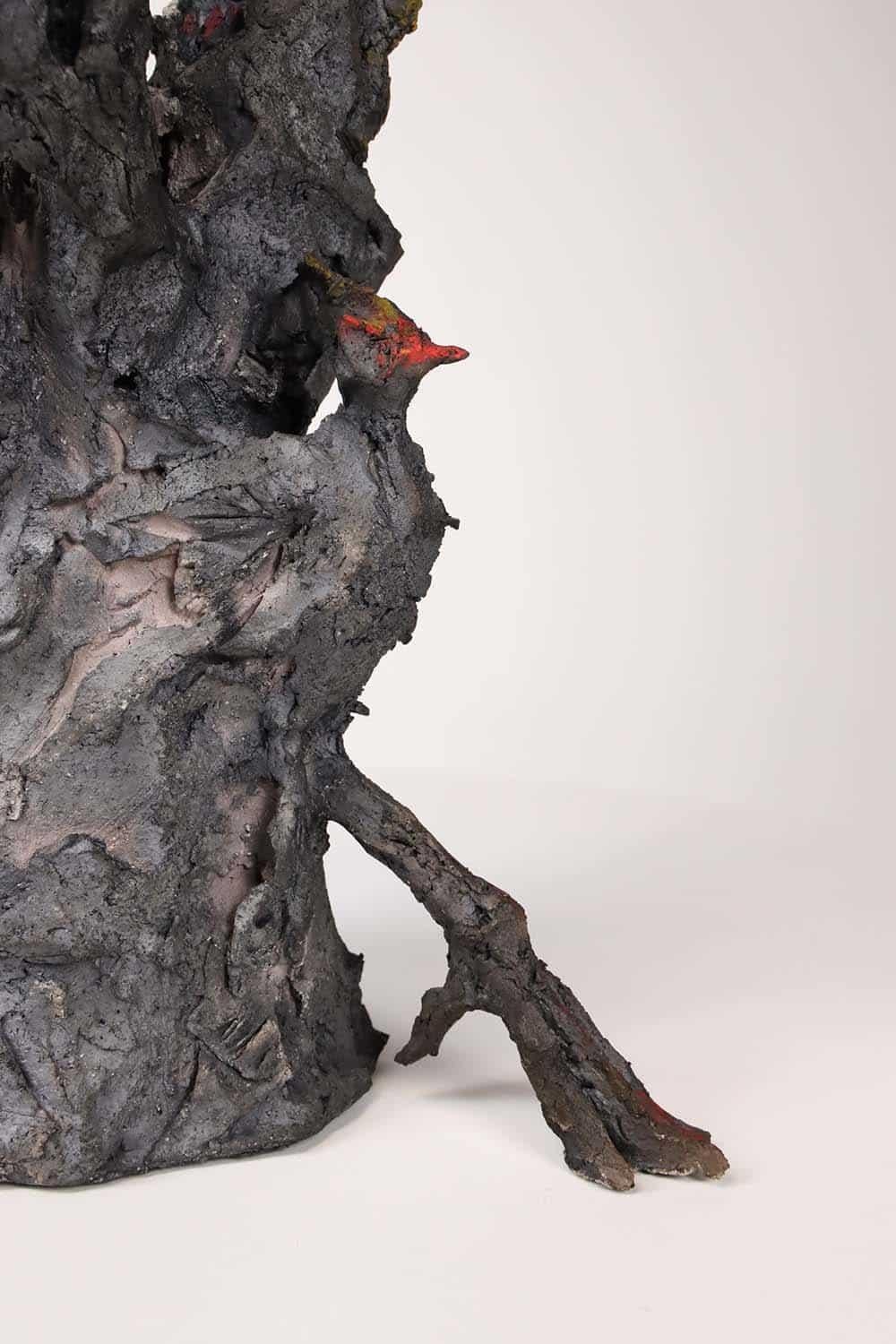 Arbre-monde III de Cécile Raynal - escultura de arenisca, pigmentos, pájaros, árbol en venta 10
