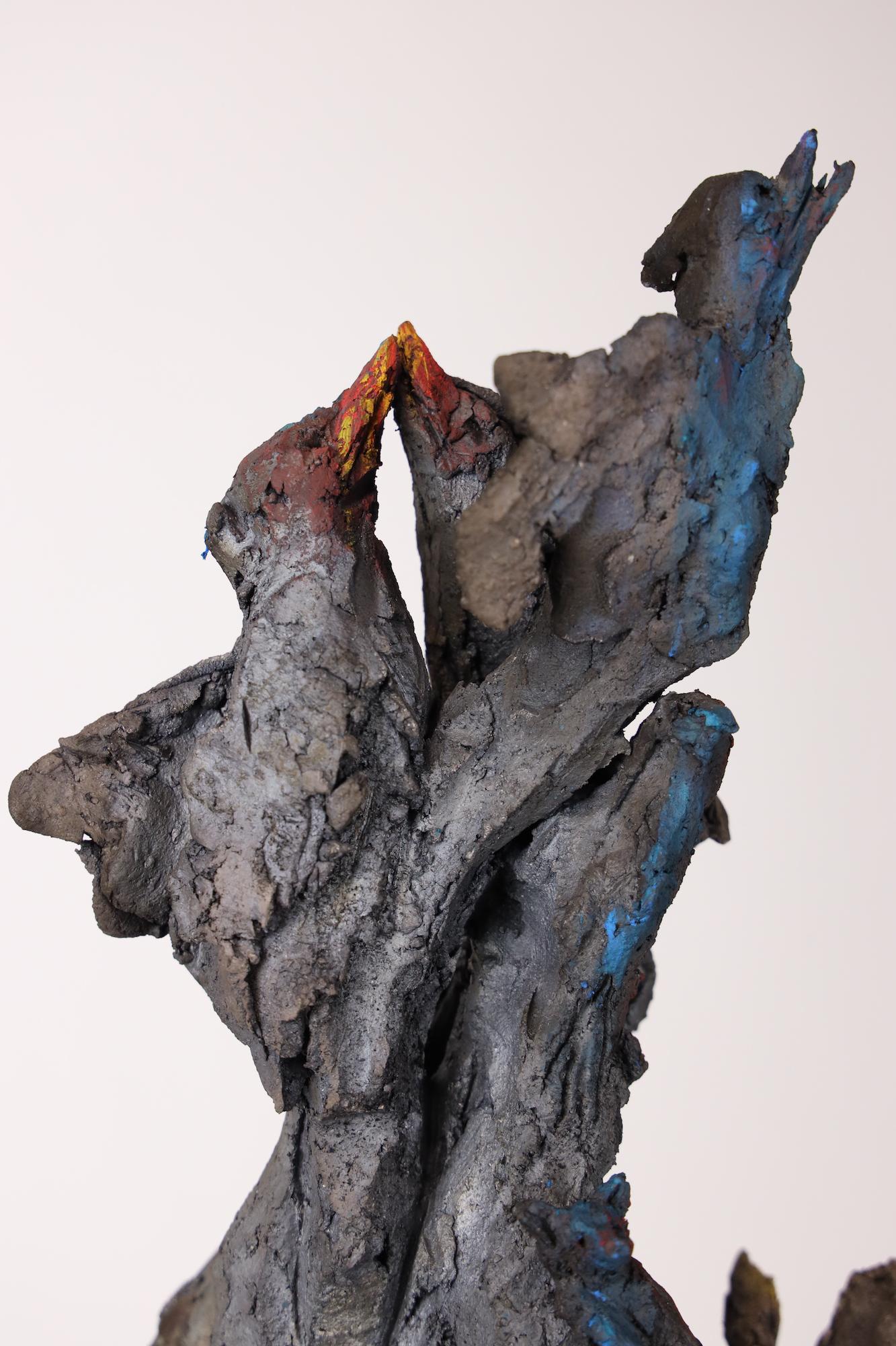 Arbre-monde III de Cécile Raynal - escultura de arenisca, pigmentos, pájaros, árbol en venta 14
