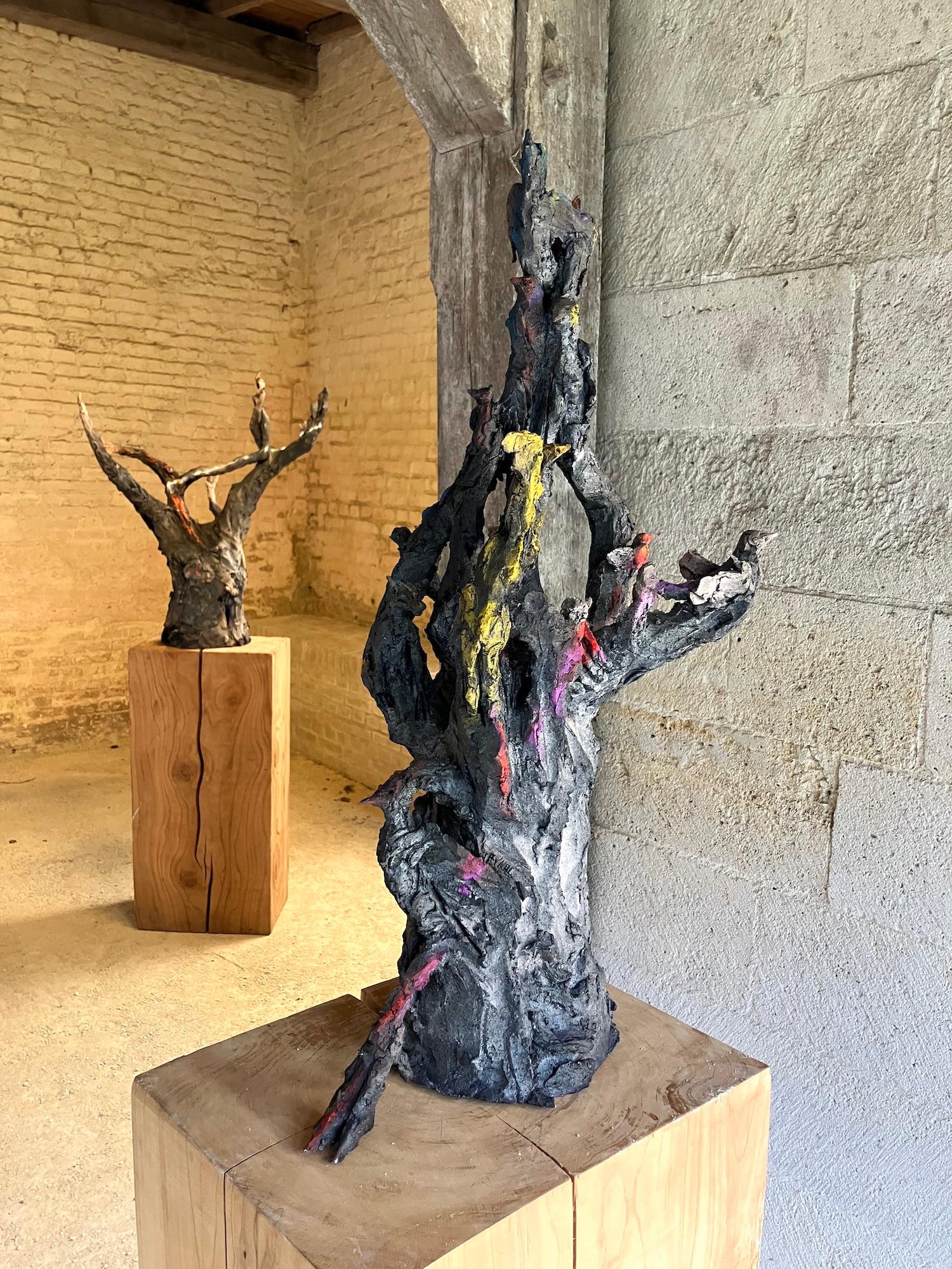 Arbre-monde III de Cécile Raynal - escultura de arenisca, pigmentos, pájaros, árbol en venta 17