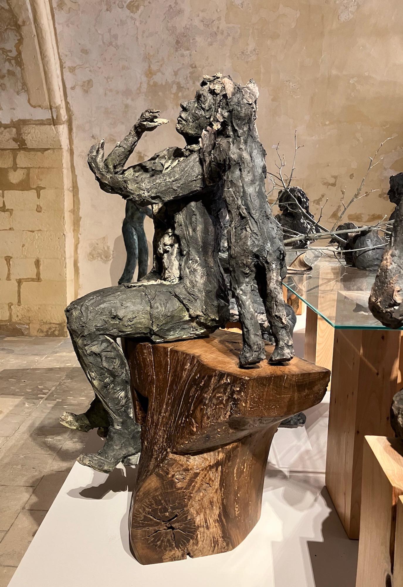 À la table des dames de Cécile Raynal - Sculptures en grès cuit, bronze en vente 19