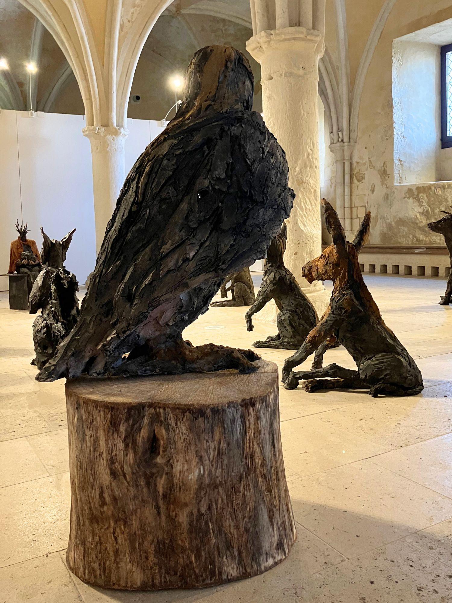 Barbagianni di Cécile Raynal - Scultura animale in gres cotto a fumo, favola, argilla in vendita 2