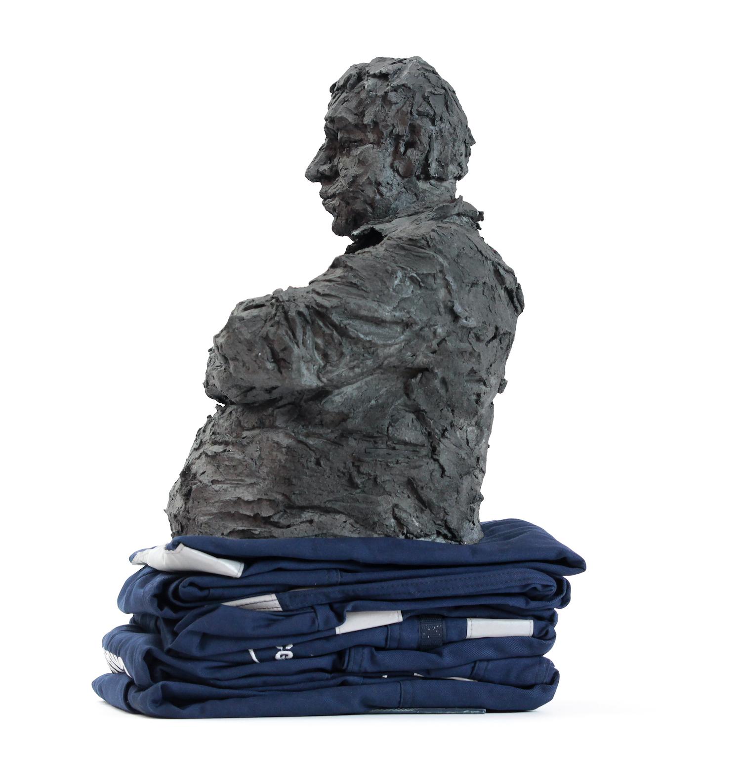 Blue solo (with Jean-Pierre) by Cécile Raynal - Male Portrait, Ceramic Sculpture For Sale 1