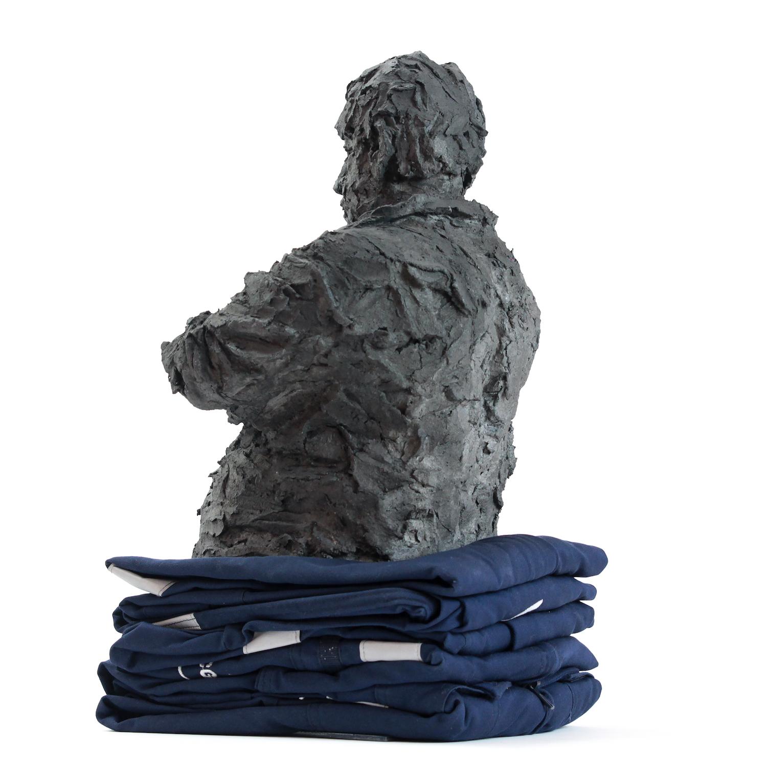 Blue solo (with Jean-Pierre) by Cécile Raynal - Male Portrait, Ceramic Sculpture For Sale 2