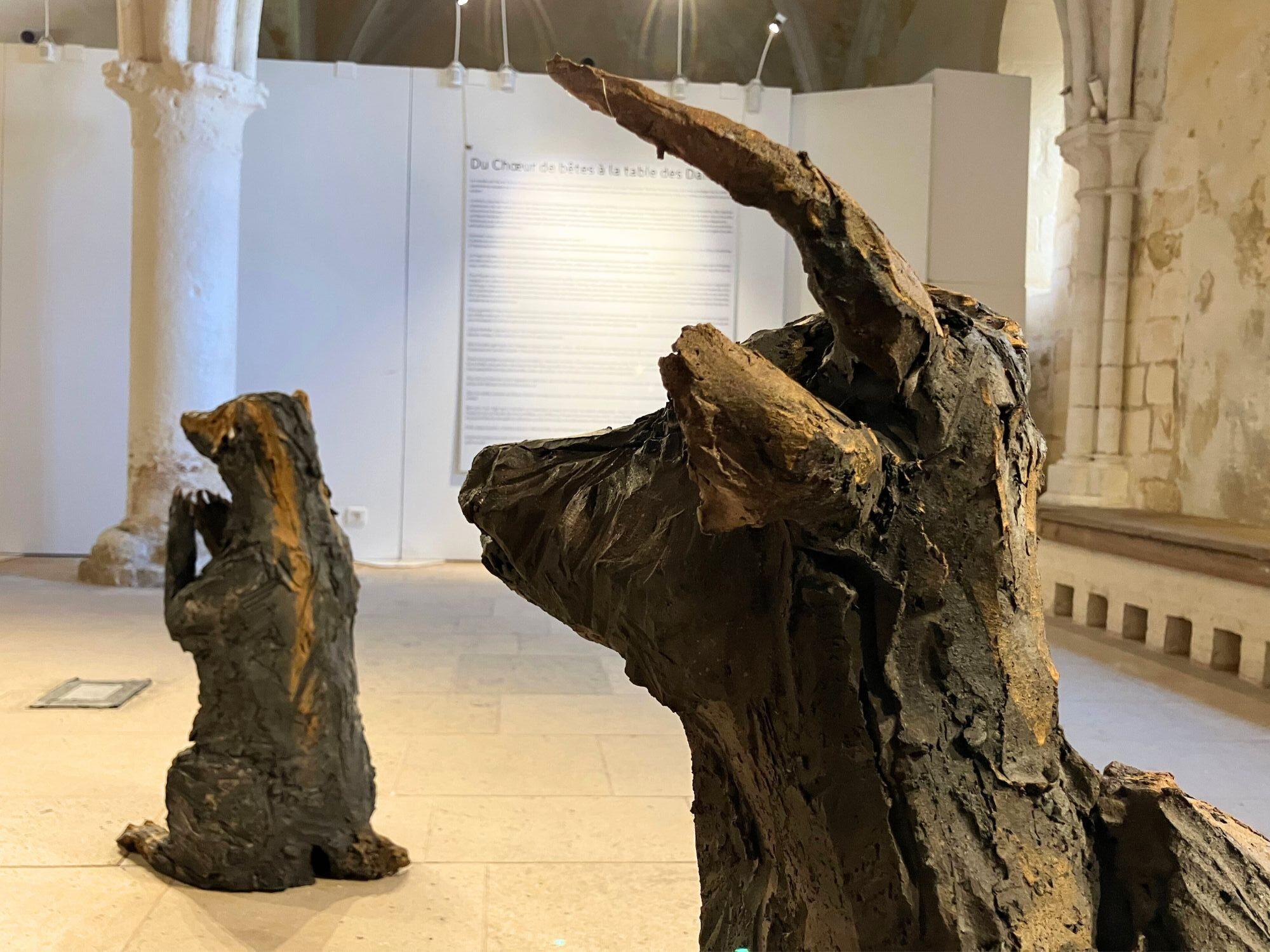 Kuh von Cécile Raynal - Tierische Skulptur aus gebranntem Steinzeug, Fabel, Ton im Angebot 8