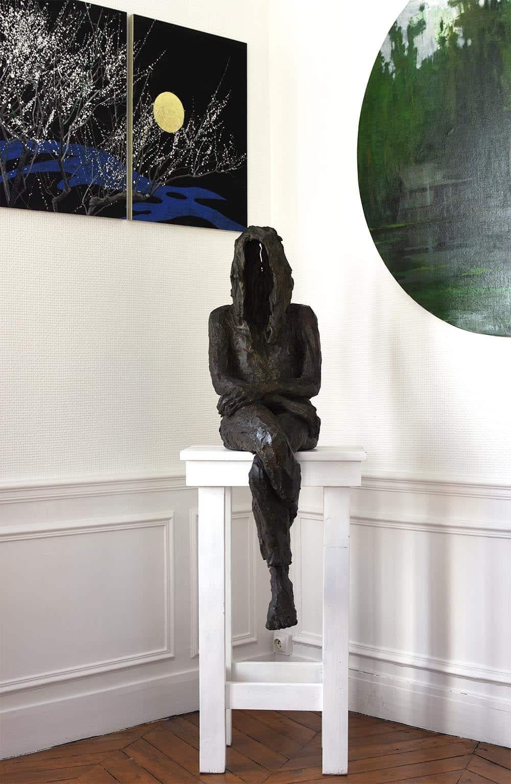 Rêve de fille par Cécile Raynal - Sculpture figure de femme, bronze, absence, sombre en vente 2